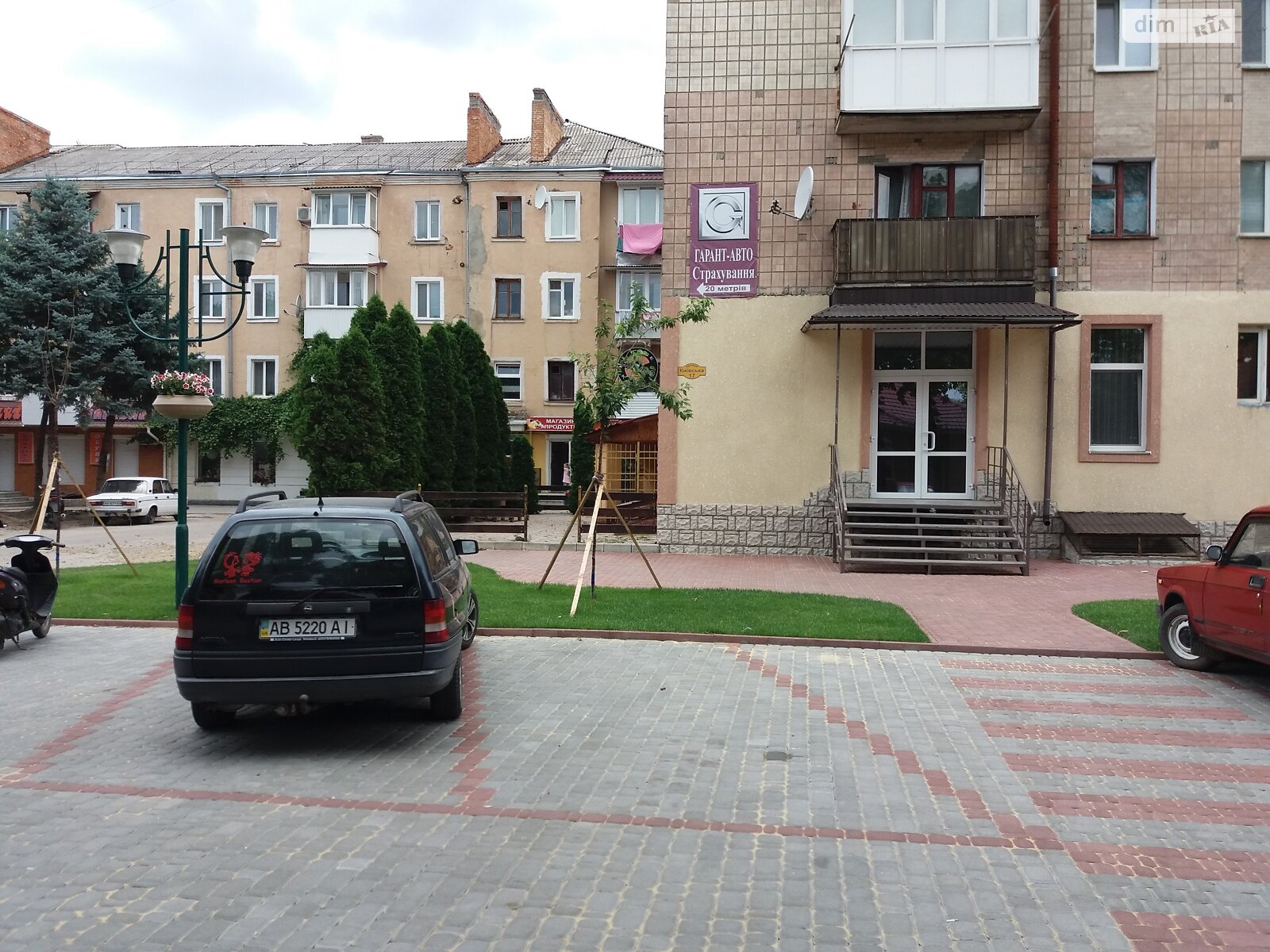 ПЛОЩА - 41 м², ЦІНА - 100 $
, вул. Київська