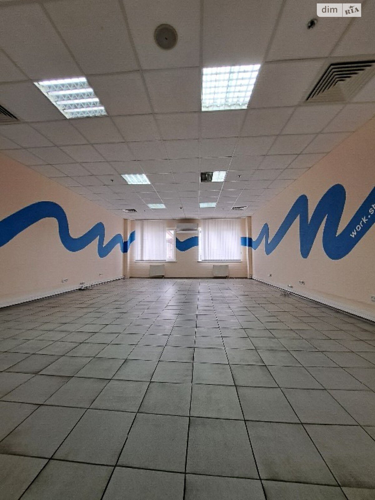ПЛОЩА - 53 м², ЦІНА - 18 550 $
, вул. Миколи Оводова