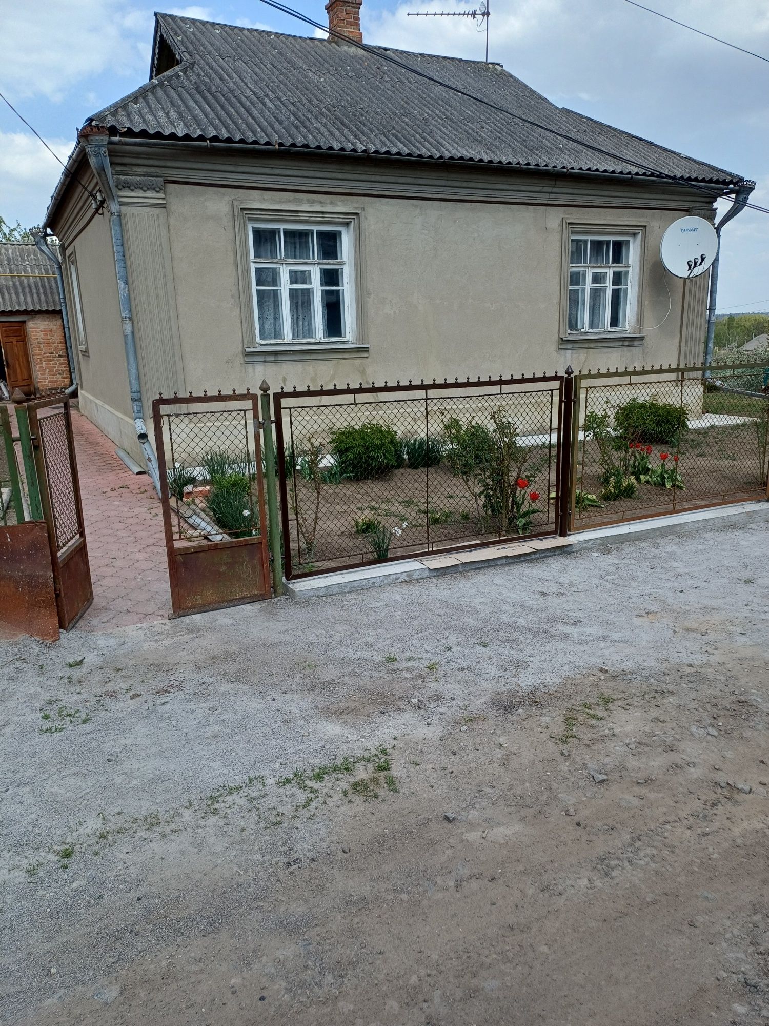 4 КІМ. БУДИНОК, ПЛОЩА - 90 м², ЦІНА - 27 500 $
