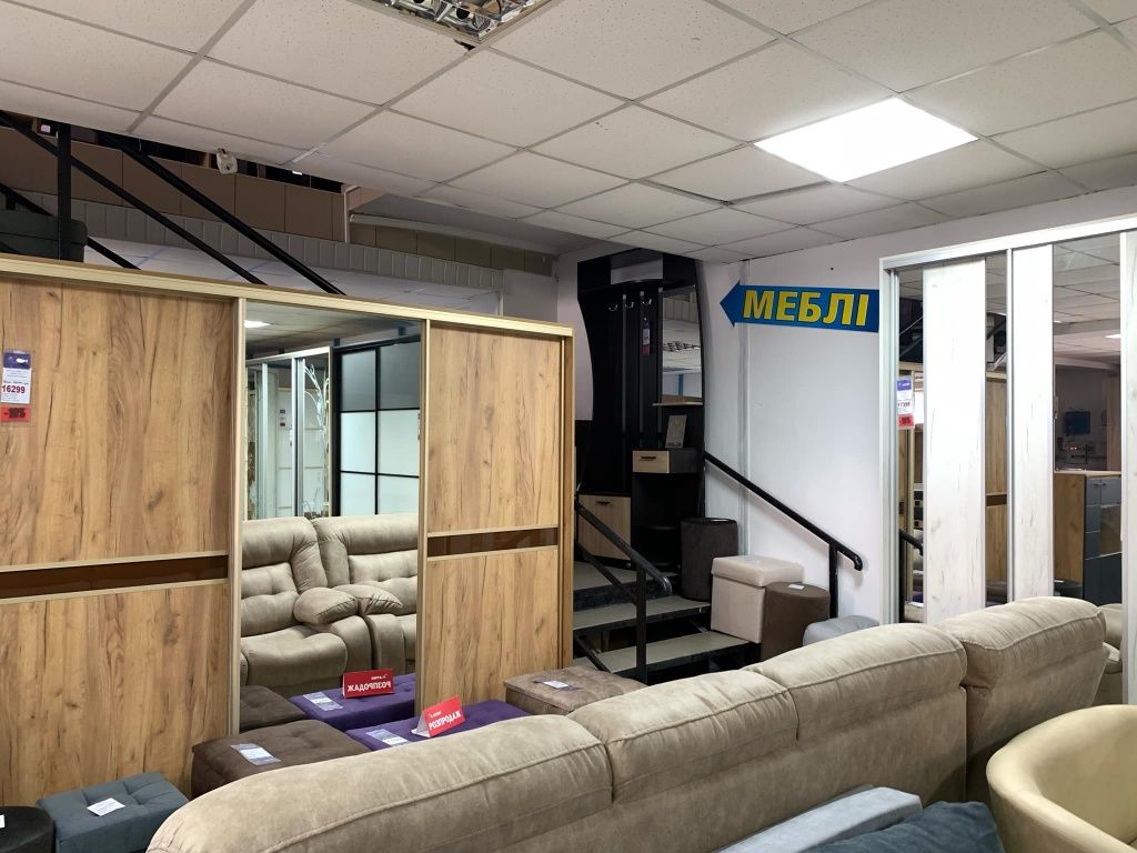 ПЛОЩА - 520 м², ЦІНА - 150 000 $
