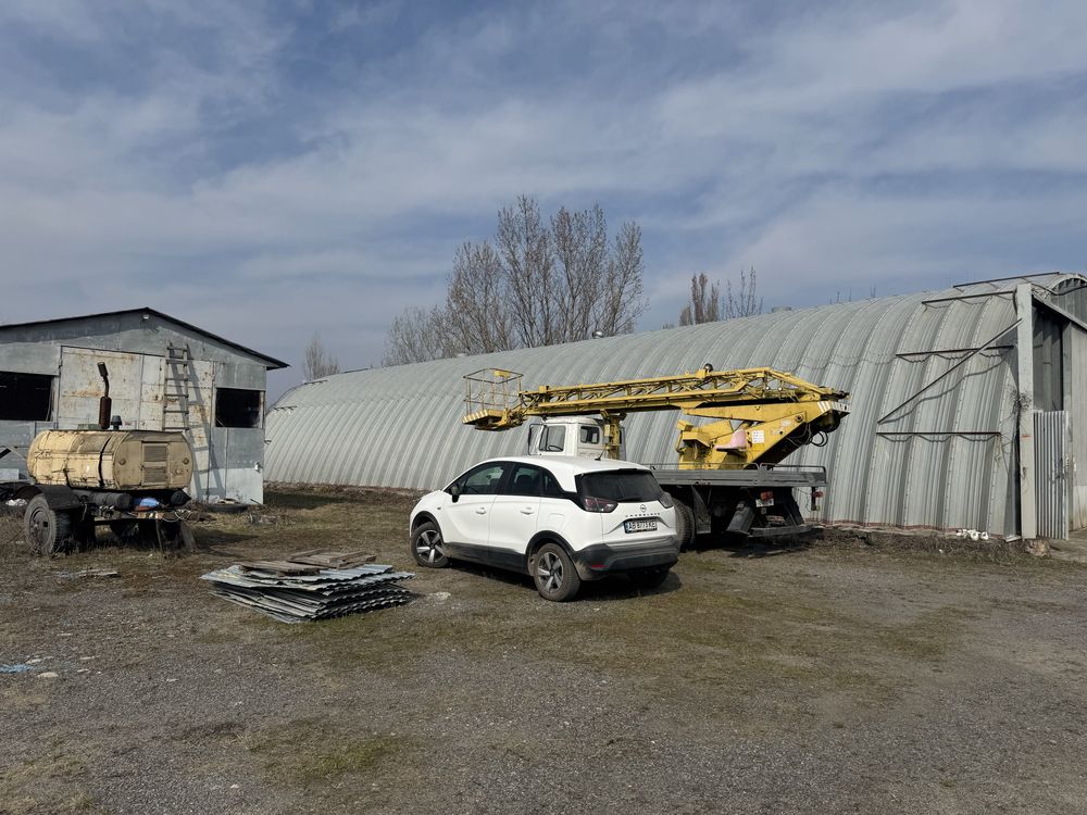 ПЛОЩА - 450 м², ЦІНА - 165 000 $
