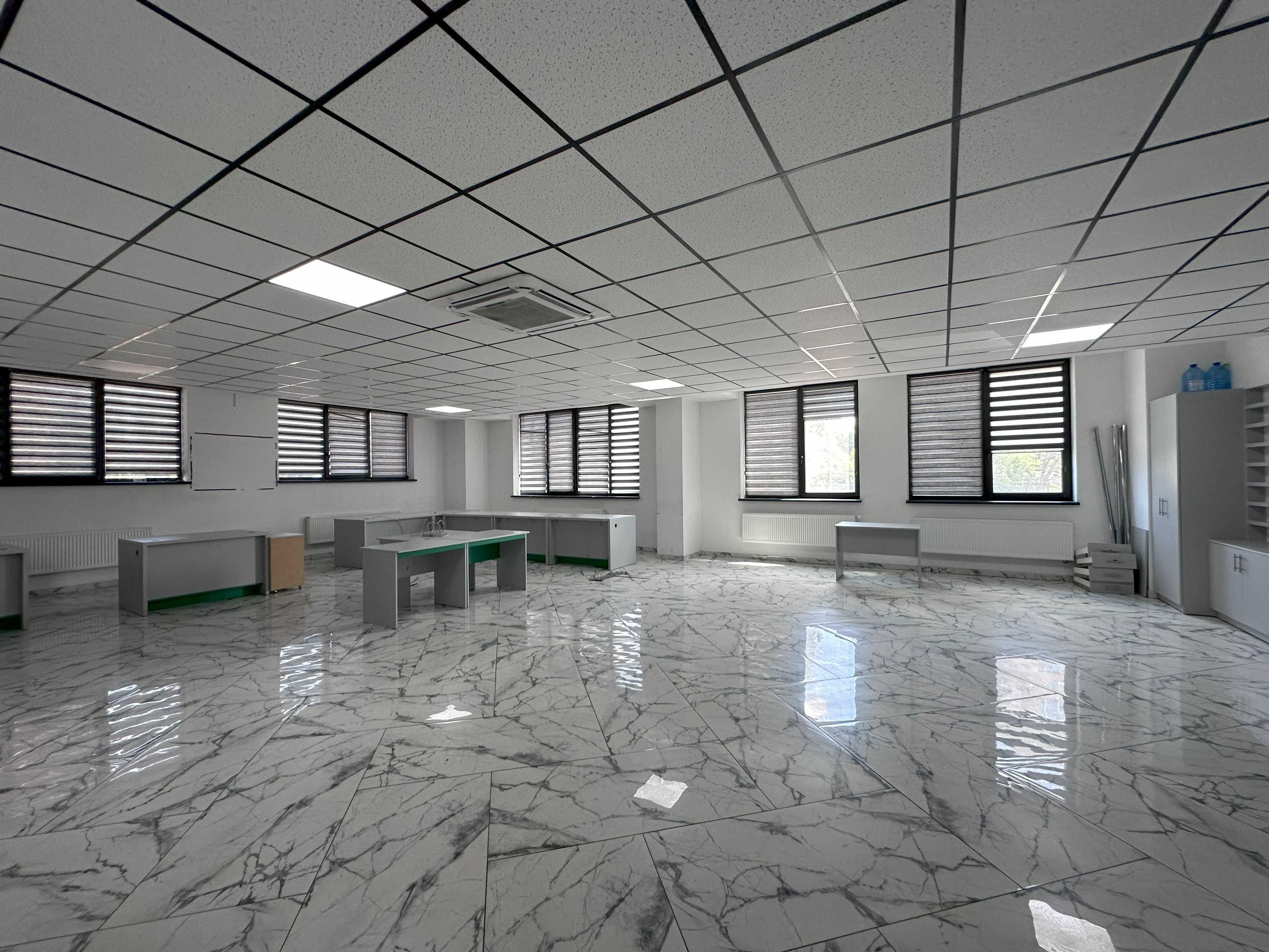 ПЛОЩА - 220 м², ЦІНА - 2 200 $
