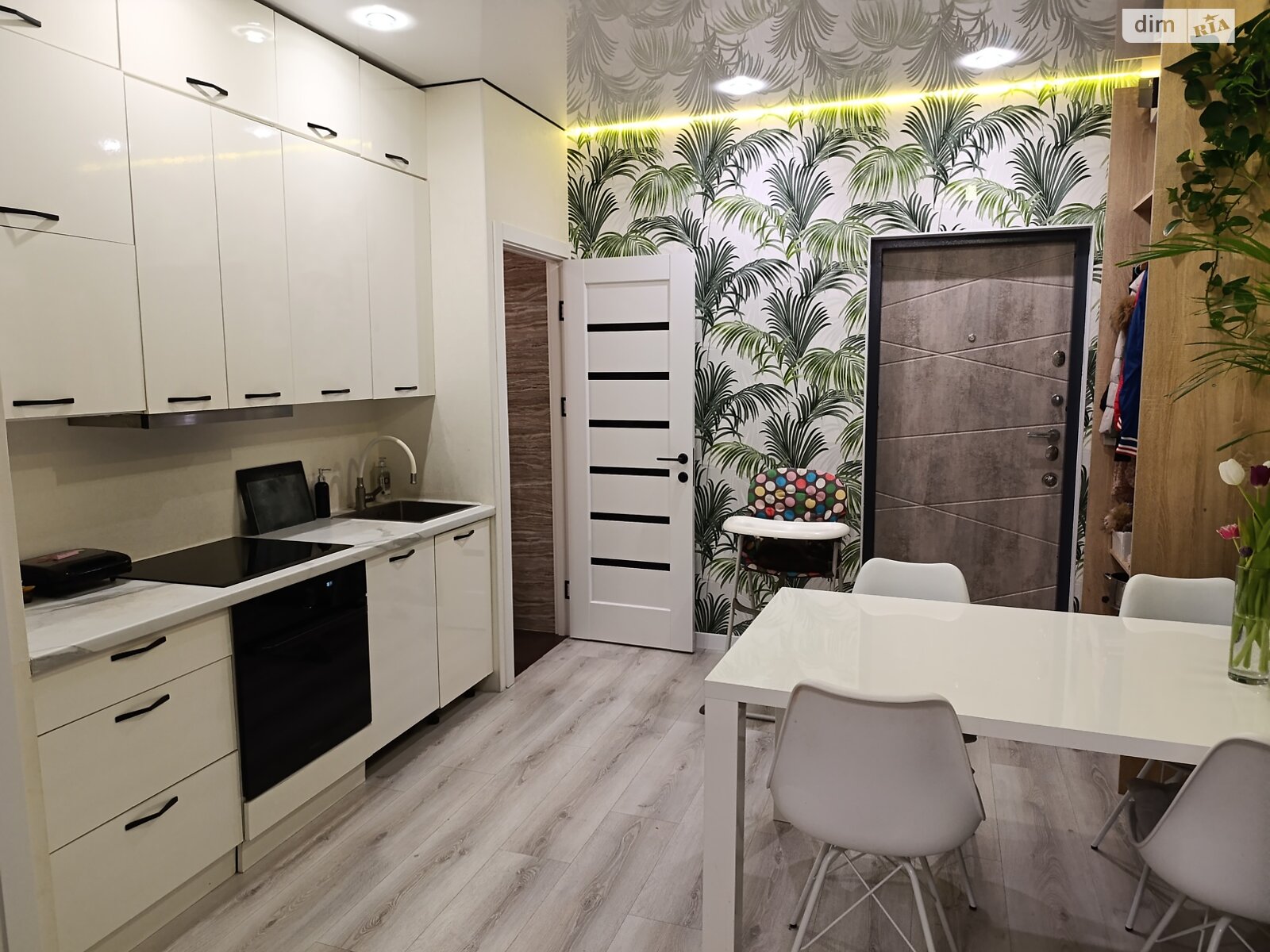 2 КІМ. КВАРТИРА, ПЛОЩА - 40 м², ЦІНА - 71 999 $
, вул. 600-річчя