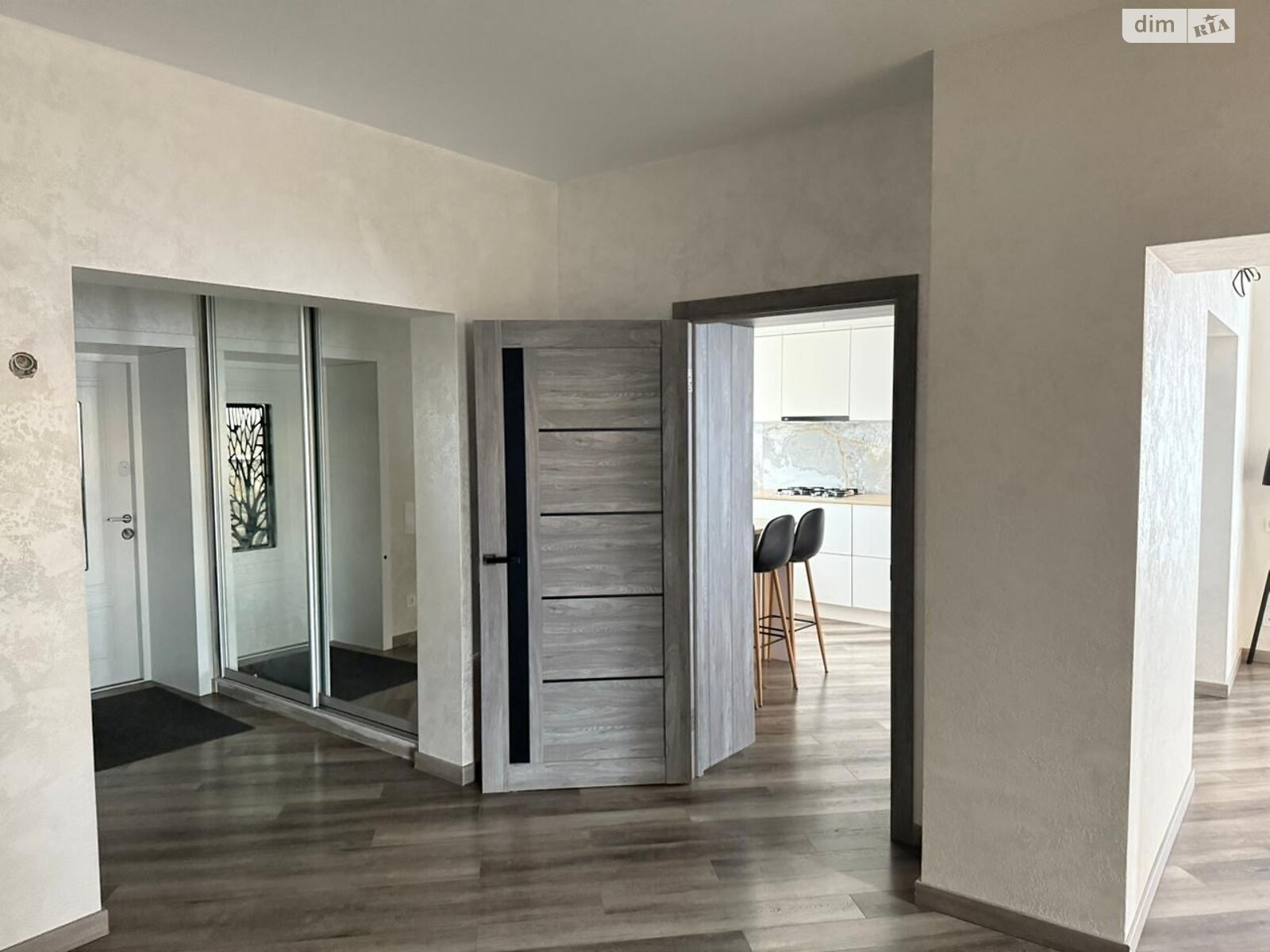 Обʼєкт нерухомості: 9 КІМ. БУДИНОК, ПЛОЩА - 350 м², ЦІНА - 450 000 $
, вул. Польова — HUBTRUST, Вінниця