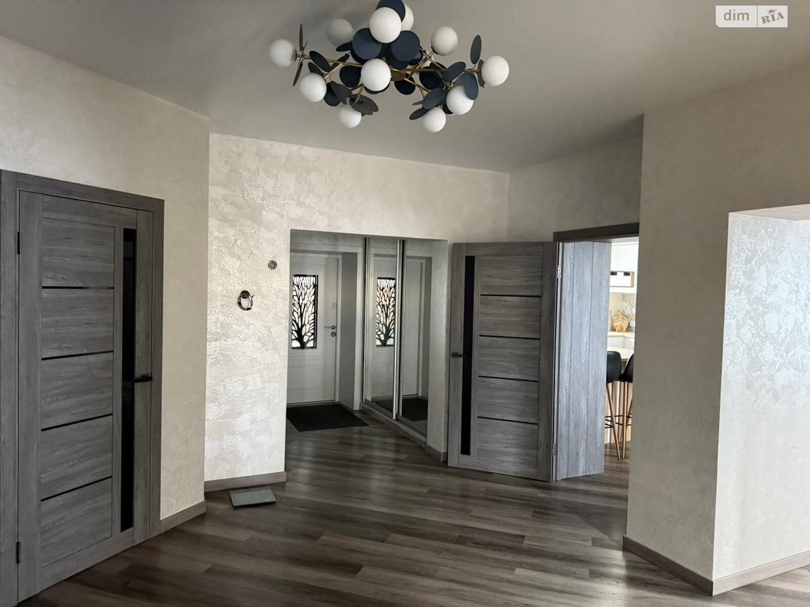 Обʼєкт нерухомості: 9 КІМ. БУДИНОК, ПЛОЩА - 350 м², ЦІНА - 450 000 $
, вул. Польова — HUBTRUST, Вінниця