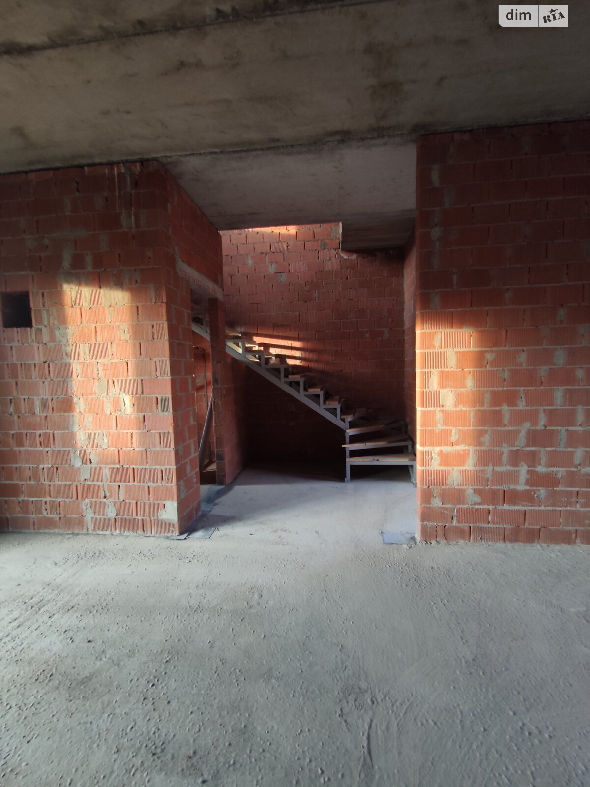 Обʼєкт нерухомості: 3 КІМ. ТАУНХАУС, ПЛОЩА - 75 м², ЦІНА - 62 000 $
, вул. Незалежності — HUBTRUST, Вінниця
