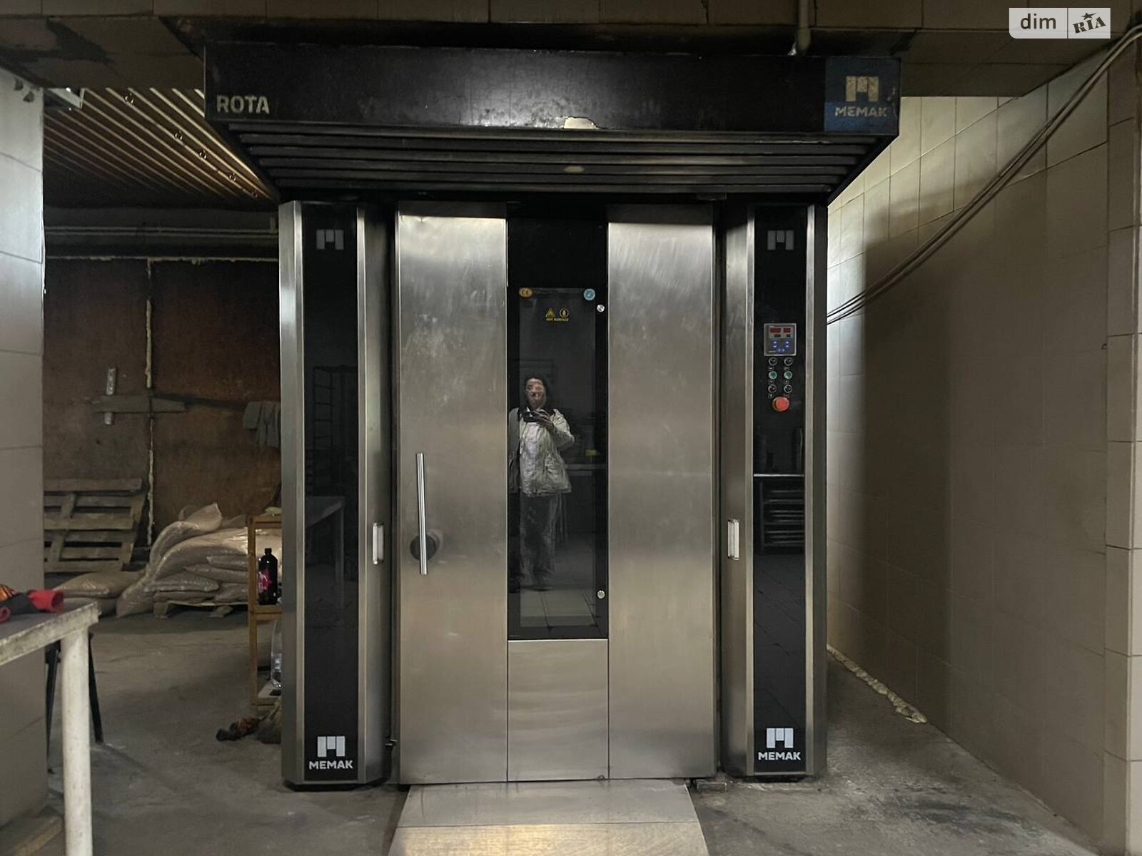 ПЛОЩА - 472.4 м², ЦІНА - 160 000 $
, вул. Івана Кальницького