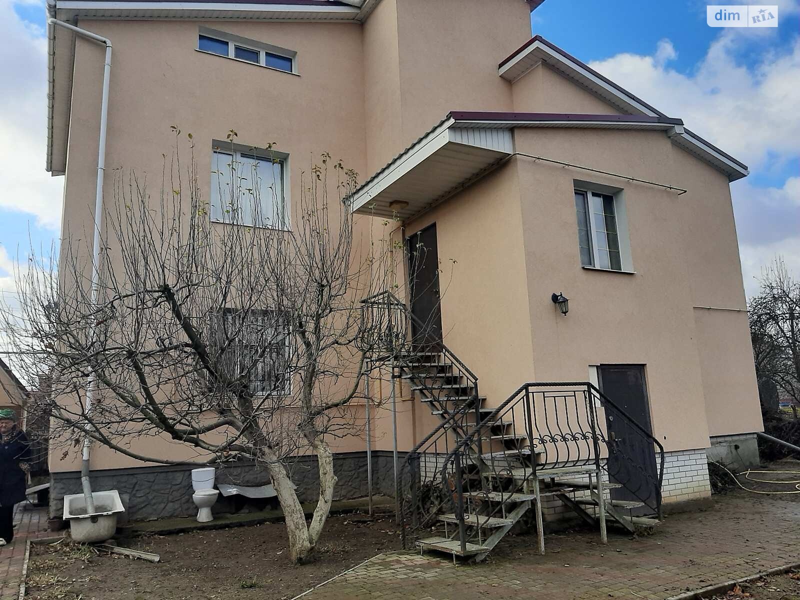 3 КІМ. БУДИНОК, ПЛОЩА - 100 м², ЦІНА - 20 000 $
