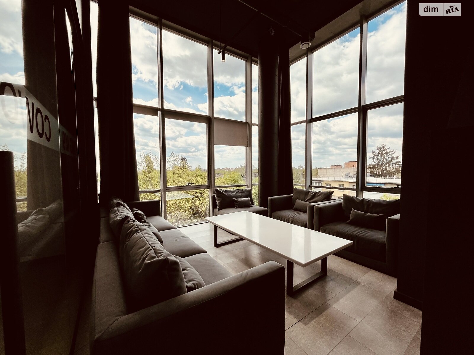 Обʼєкт нерухомості: ПЛОЩА - 250 м², ЦІНА - 450 $
, вул. 600-річчя — HUBTRUST, Вінниця