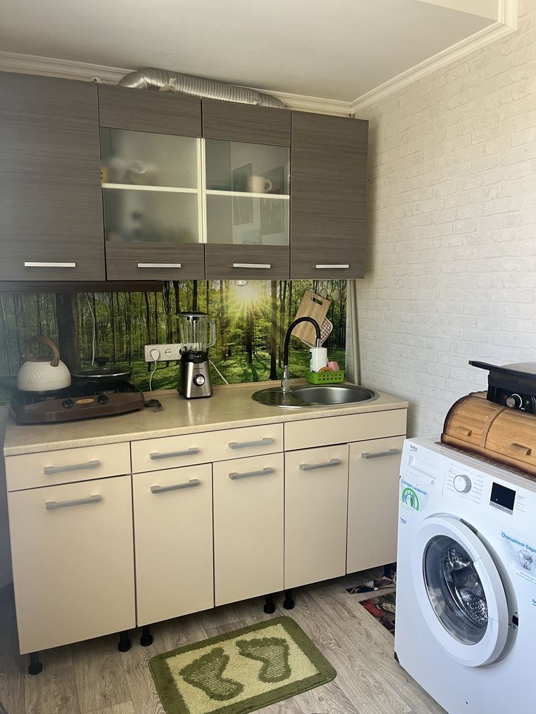1 КІМ. КВАРТИРА, ПЛОЩА - 46 м², ЦІНА - 15 000 $
