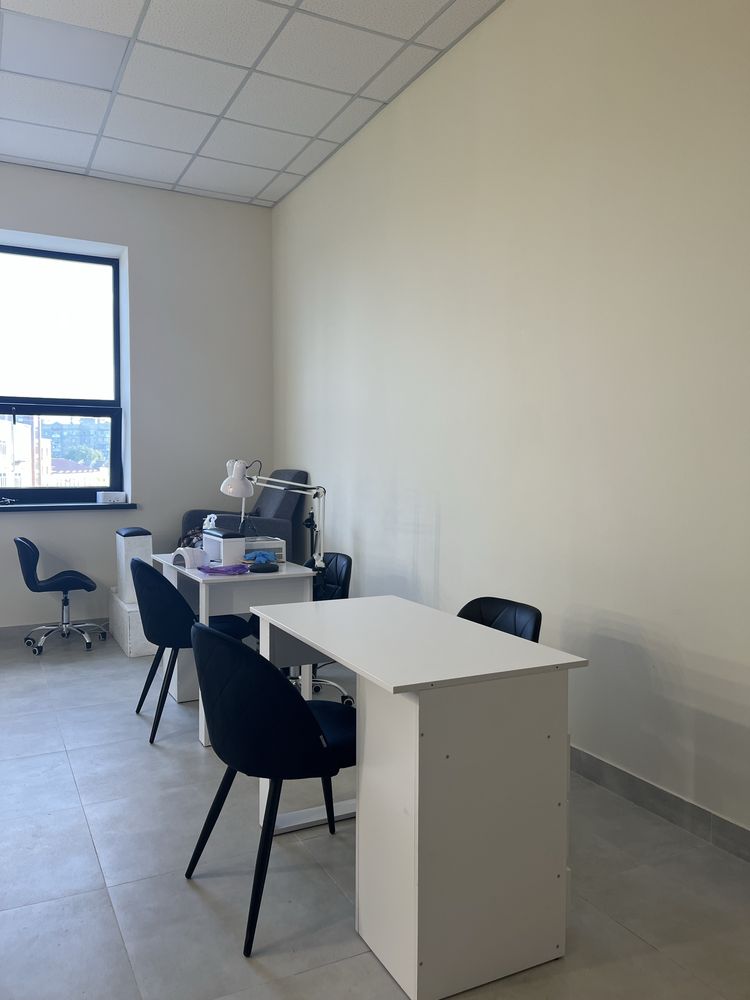 ПЛОЩА - 33.8 м², ЦІНА - 59 $
