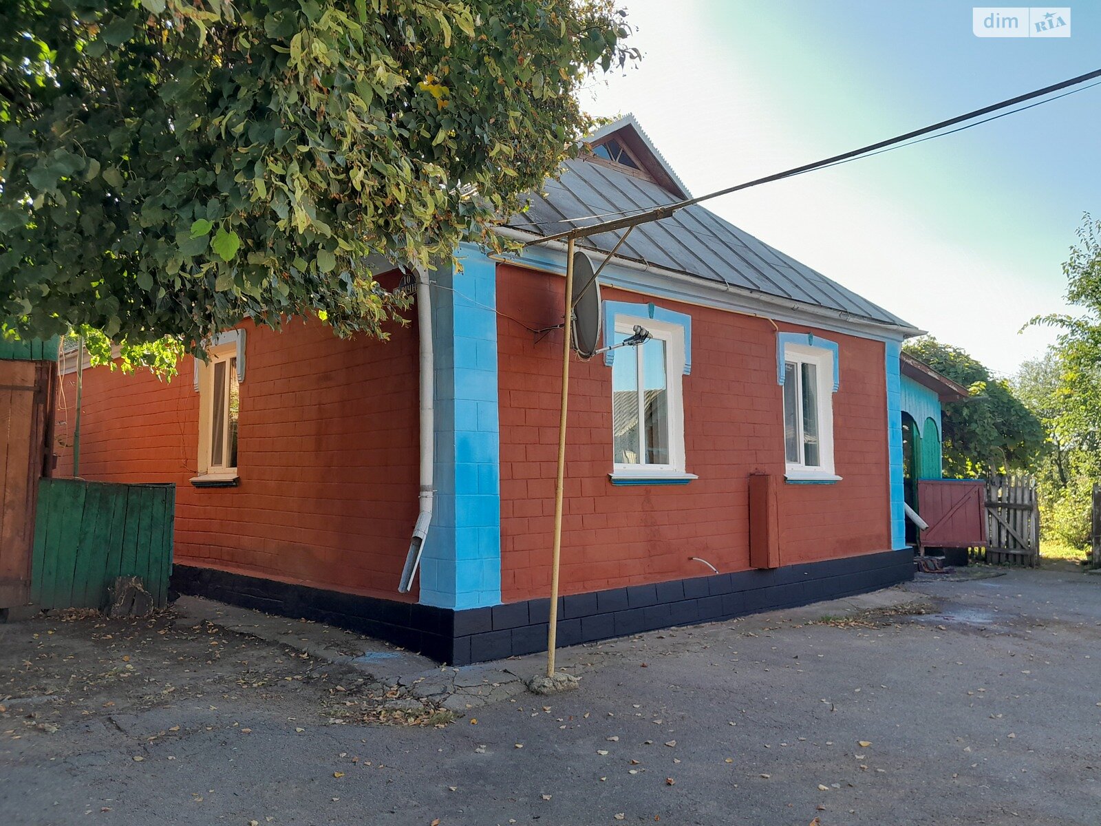 3 КІМ. БУДИНОК, ПЛОЩА - 80 м², ЦІНА - 15 000 $

