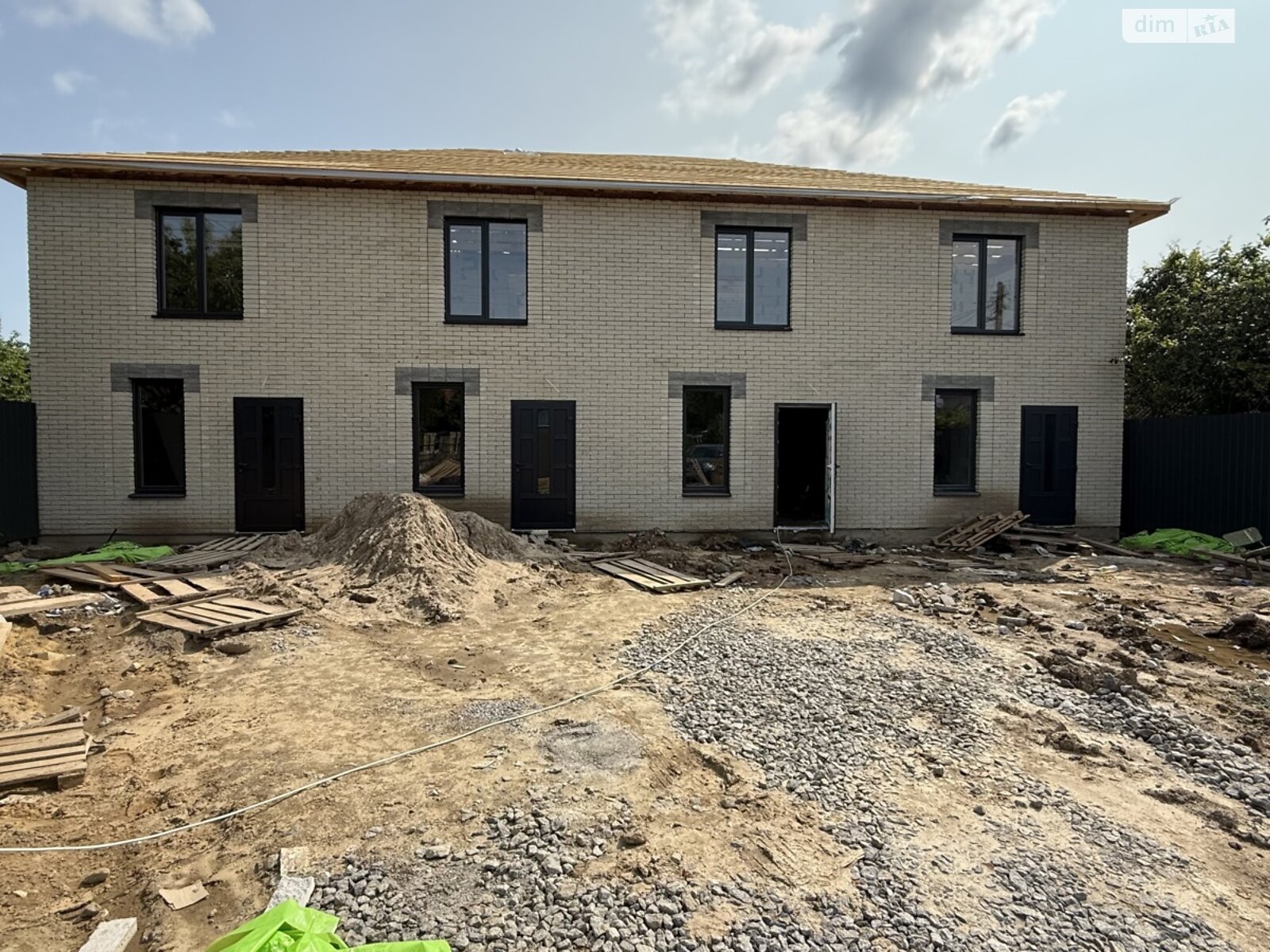 3 КІМ. ТАУНХАУС, ПЛОЩА - 85 м², ЦІНА - 40 000 $

