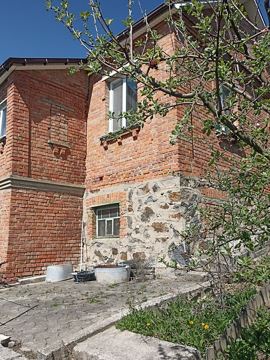 3 КІМ.  БУДИНОК ПЛОЩА – 95 м², ЦІНА – 80 000$, РАЙОН: Старе місто