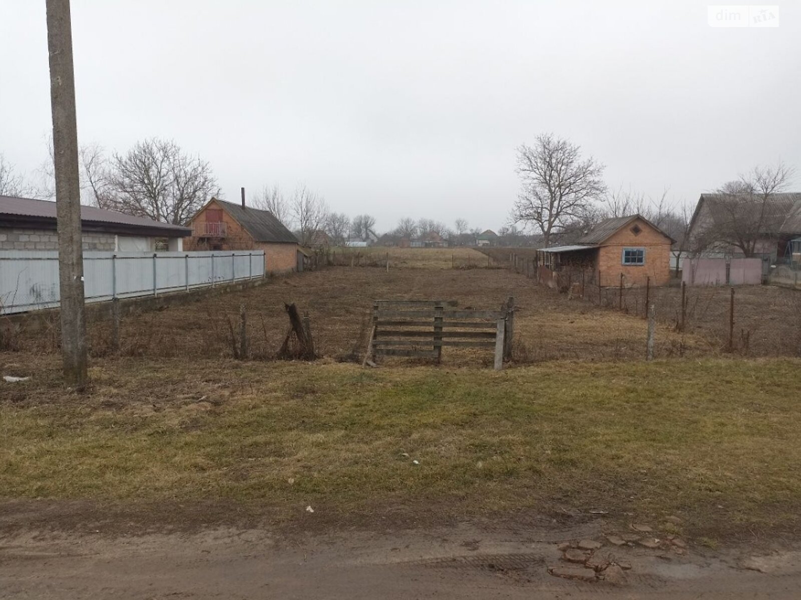 ПЛОЩА - 15 CОТ., ЦІНА - 8 500 $
, вул. Сонячна