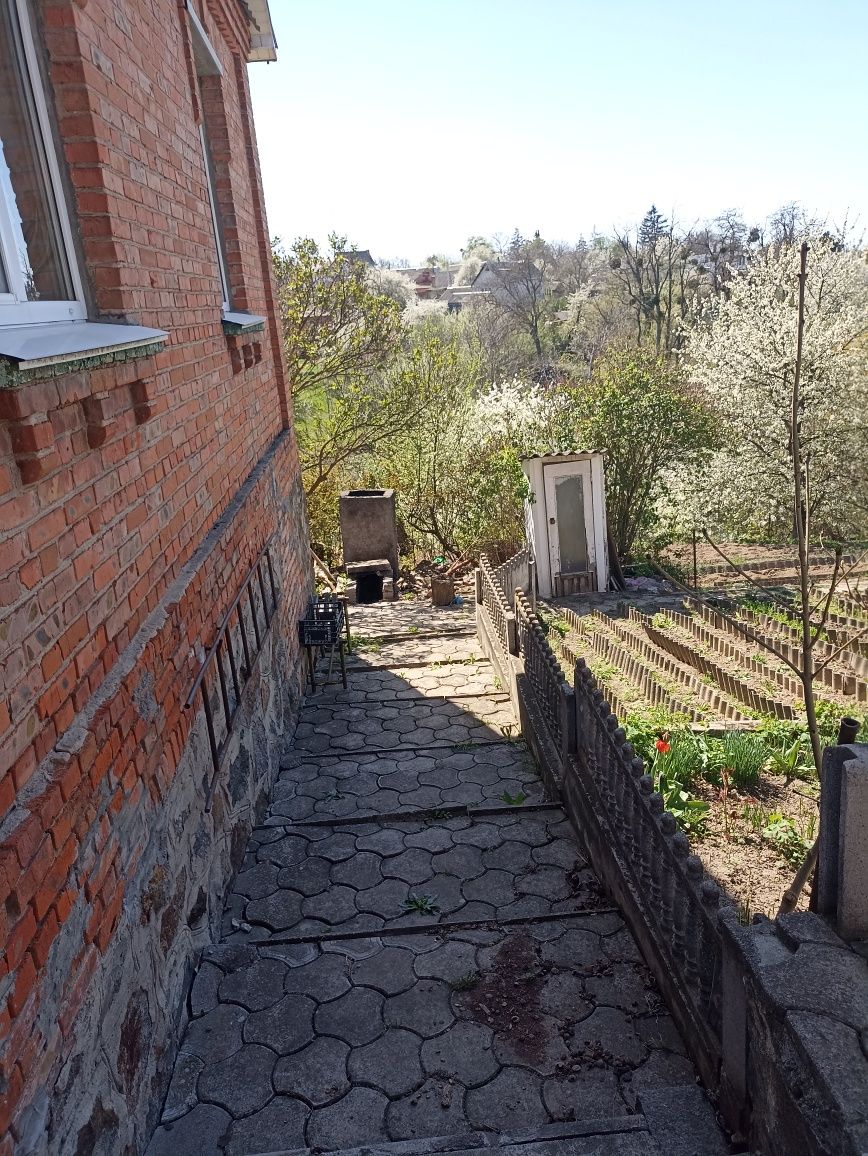 Обʼєкт нерухомості: 3 КІМ.  БУДИНОК ПЛОЩА – 95 м², ЦІНА – 80 000$, РАЙОН: Старе місто — HUBTRUST, Вінниця