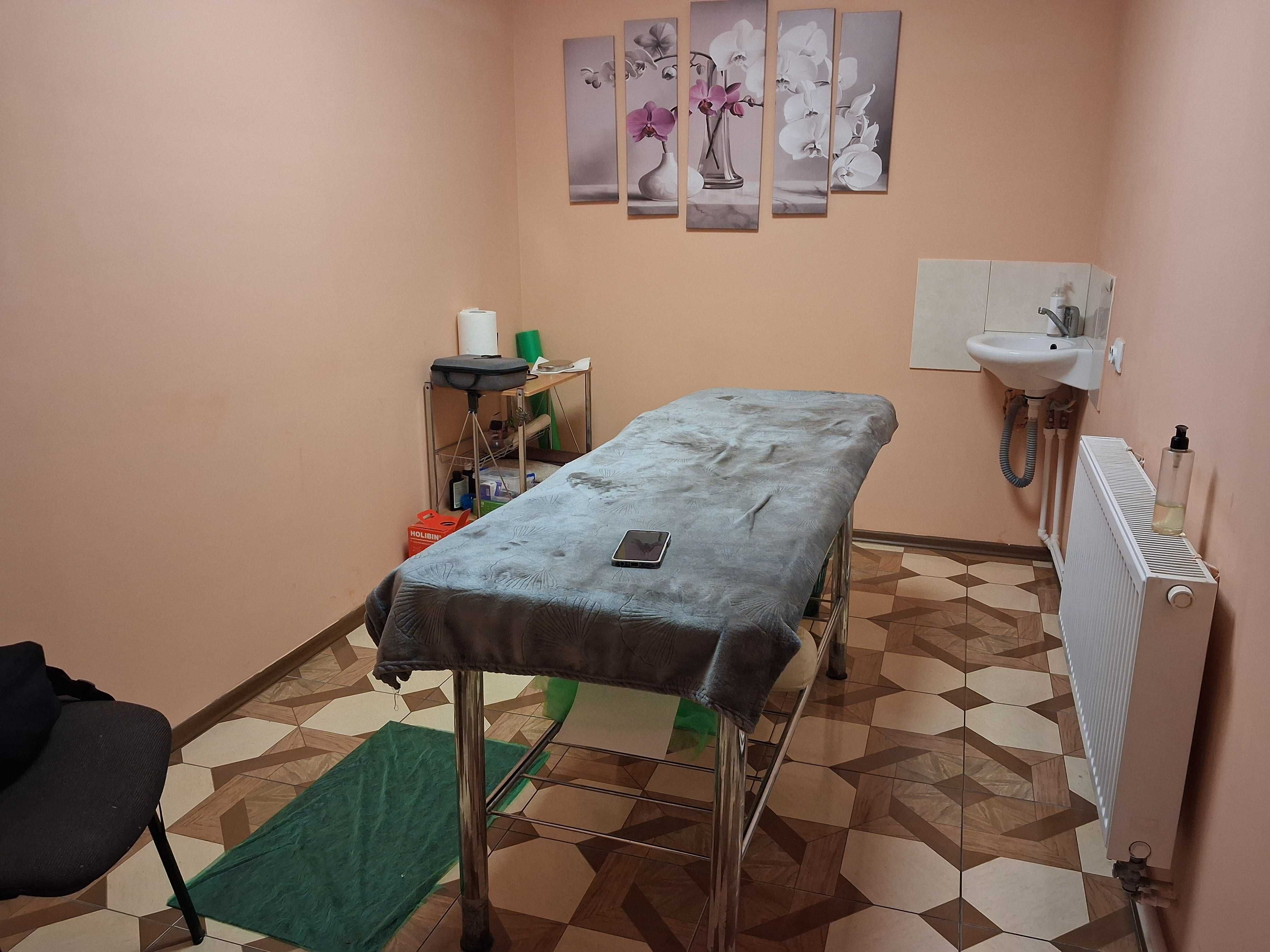ПЛОЩА - 68 м², ЦІНА - 95 $
