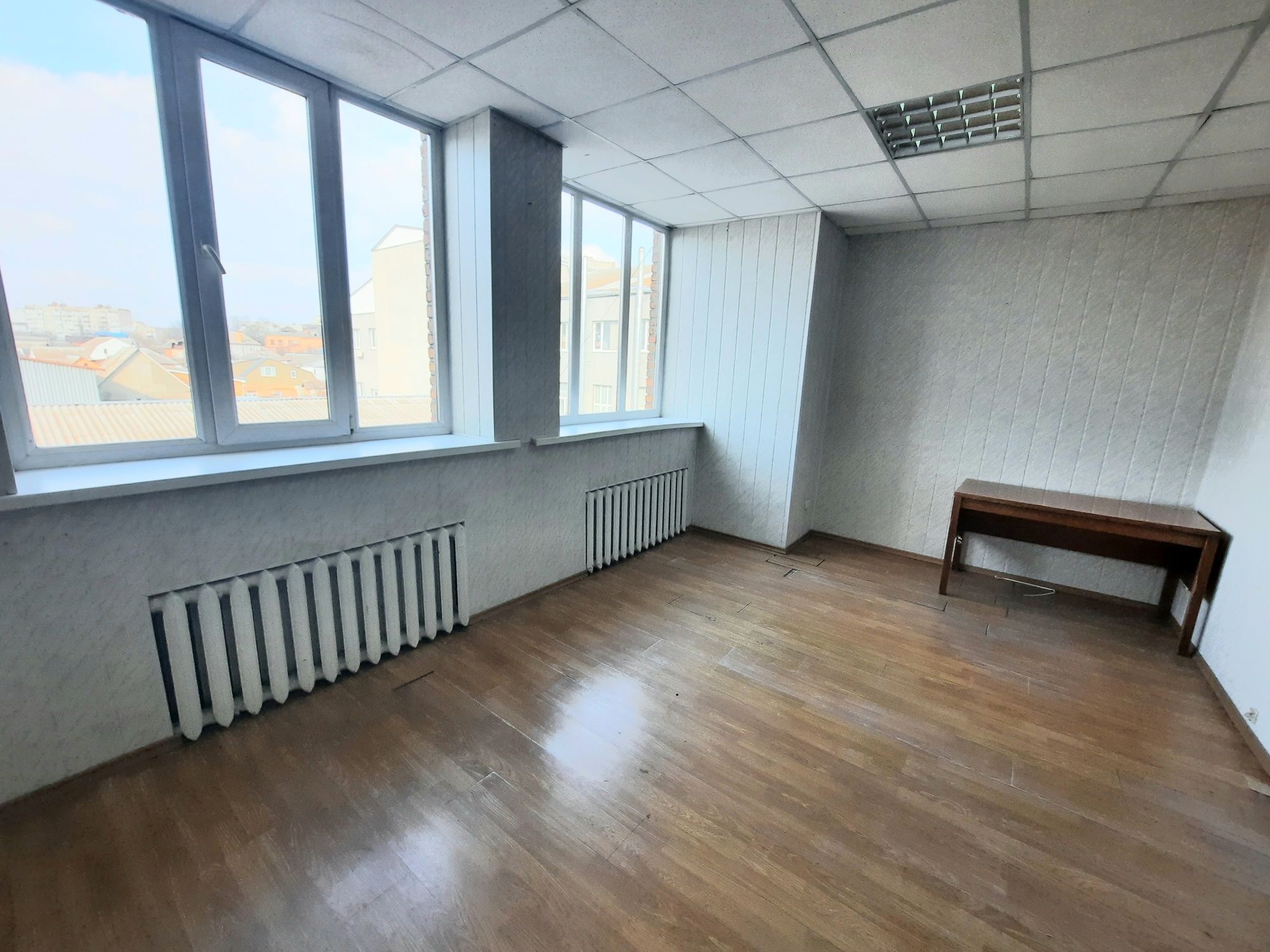 ПЛОЩА - 35 м², ЦІНА - 175 $

