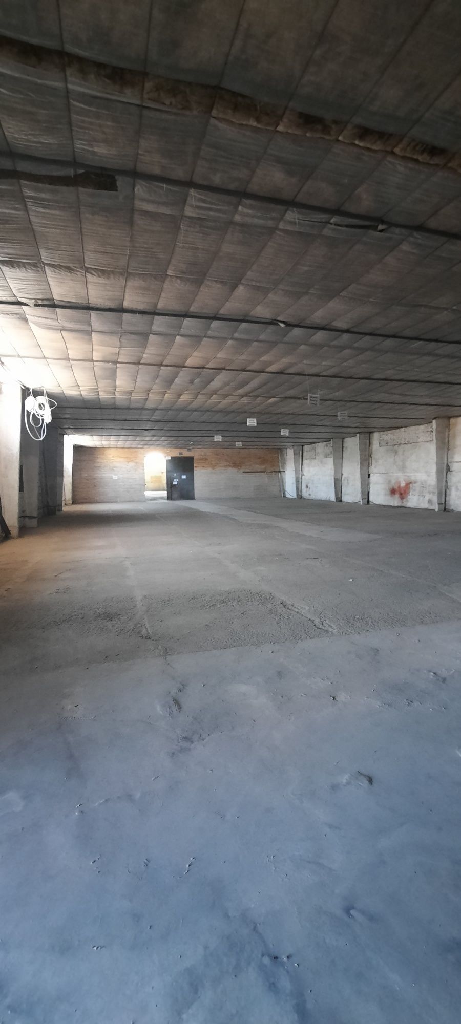 ПЛОЩА - 900 м², ЦІНА - 1 670 $
