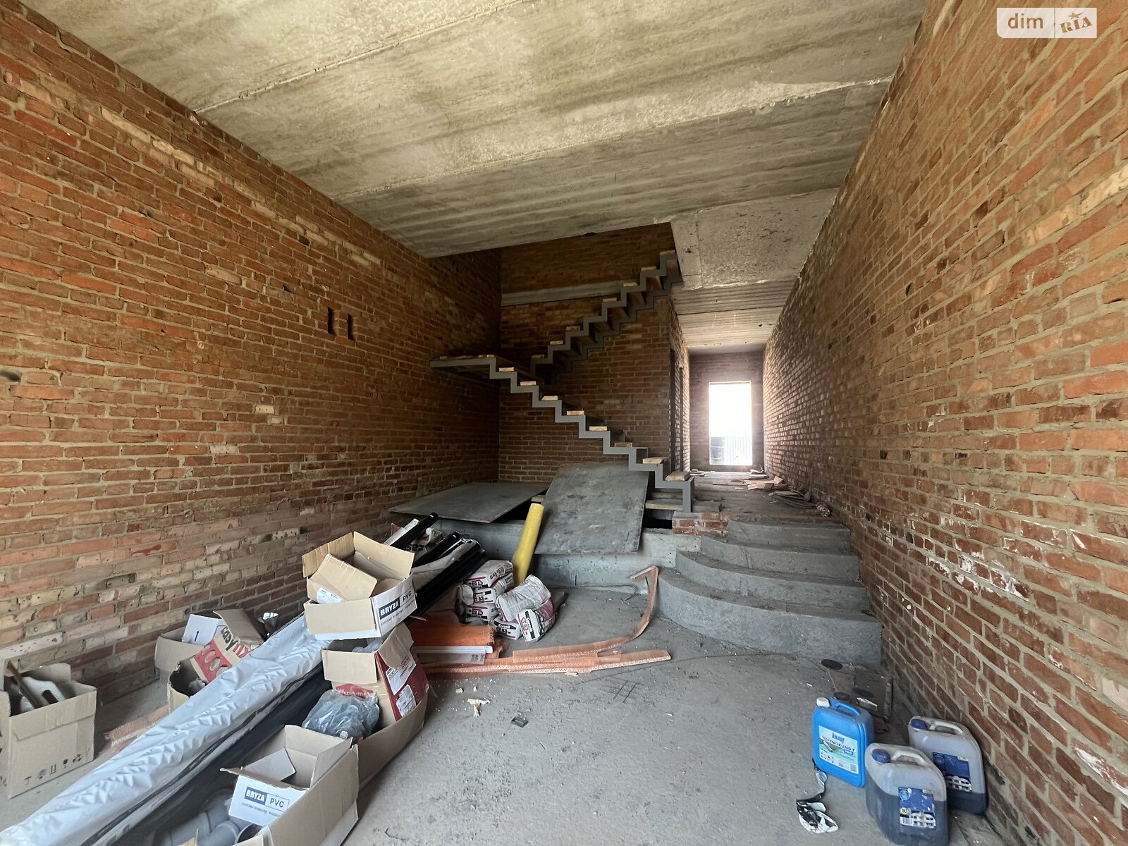 Обʼєкт нерухомості: 3 КІМ. ТАУНХАУС, ПЛОЩА - 130 м², ЦІНА - 73 000 $
, вул. Мирна — HUBTRUST, Вінниця
