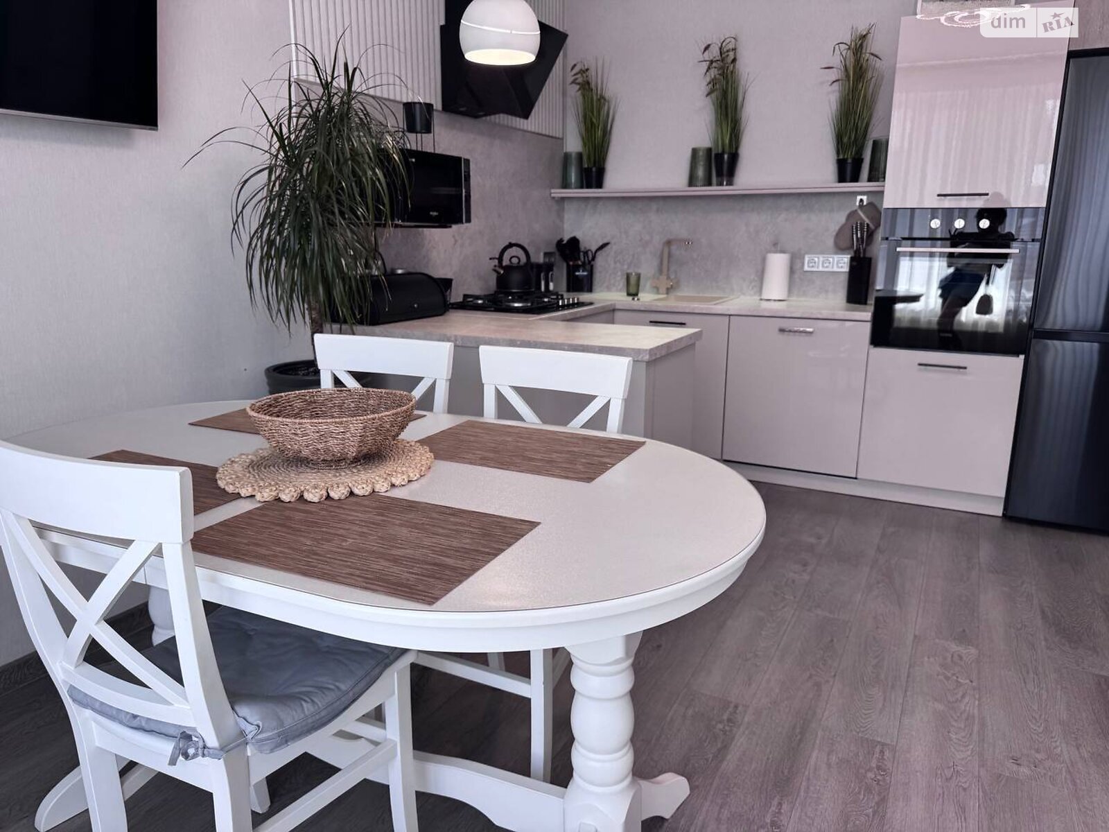 Обʼєкт нерухомості: 3 КІМ. КВАРТИРА, ПЛОЩА - 100 м², ЦІНА - 130 000 $
, пров. Затишний — HUBTRUST, Вінниця