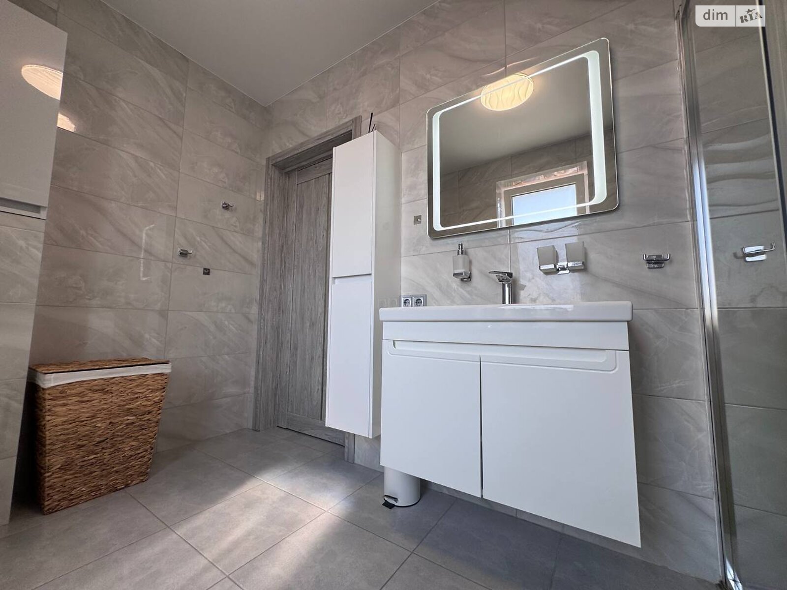 Обʼєкт нерухомості: 3 КІМ. КВАРТИРА, ПЛОЩА - 100 м², ЦІНА - 130 000 $
, пров. Затишний — HUBTRUST, Вінниця