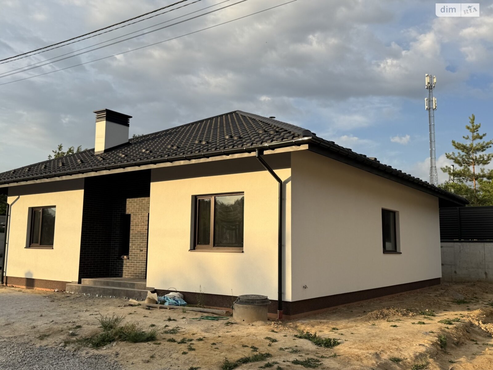 4 КІМ. БУДИНОК, ПЛОЩА - 120 м², ЦІНА - 250 000 $
, вул. Прибузька
