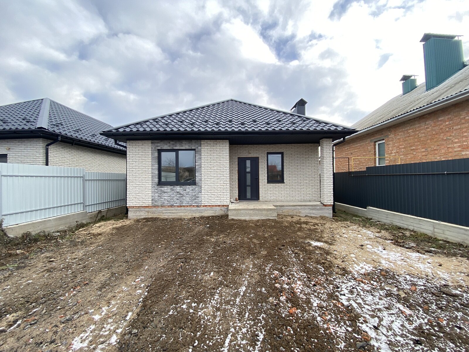 3 КІМ. БУДИНОК, ПЛОЩА - 100 м², ЦІНА - 80 000 $
