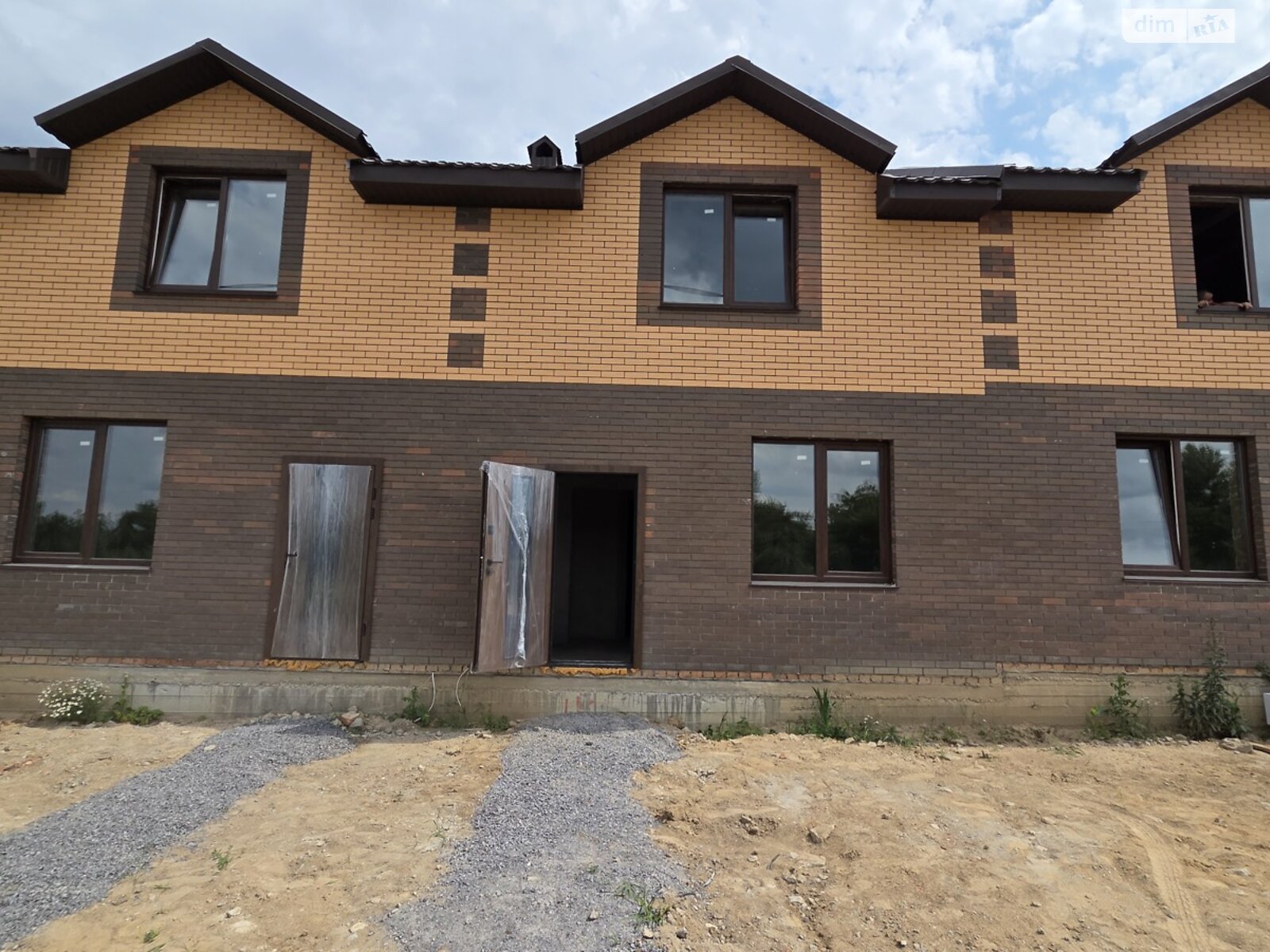 Обʼєкт нерухомості: 3 КІМ. ТАУНХАУС, ПЛОЩА - 90 м², ЦІНА - 59 000 $
, пров. Світлий — HUBTRUST, Вінниця