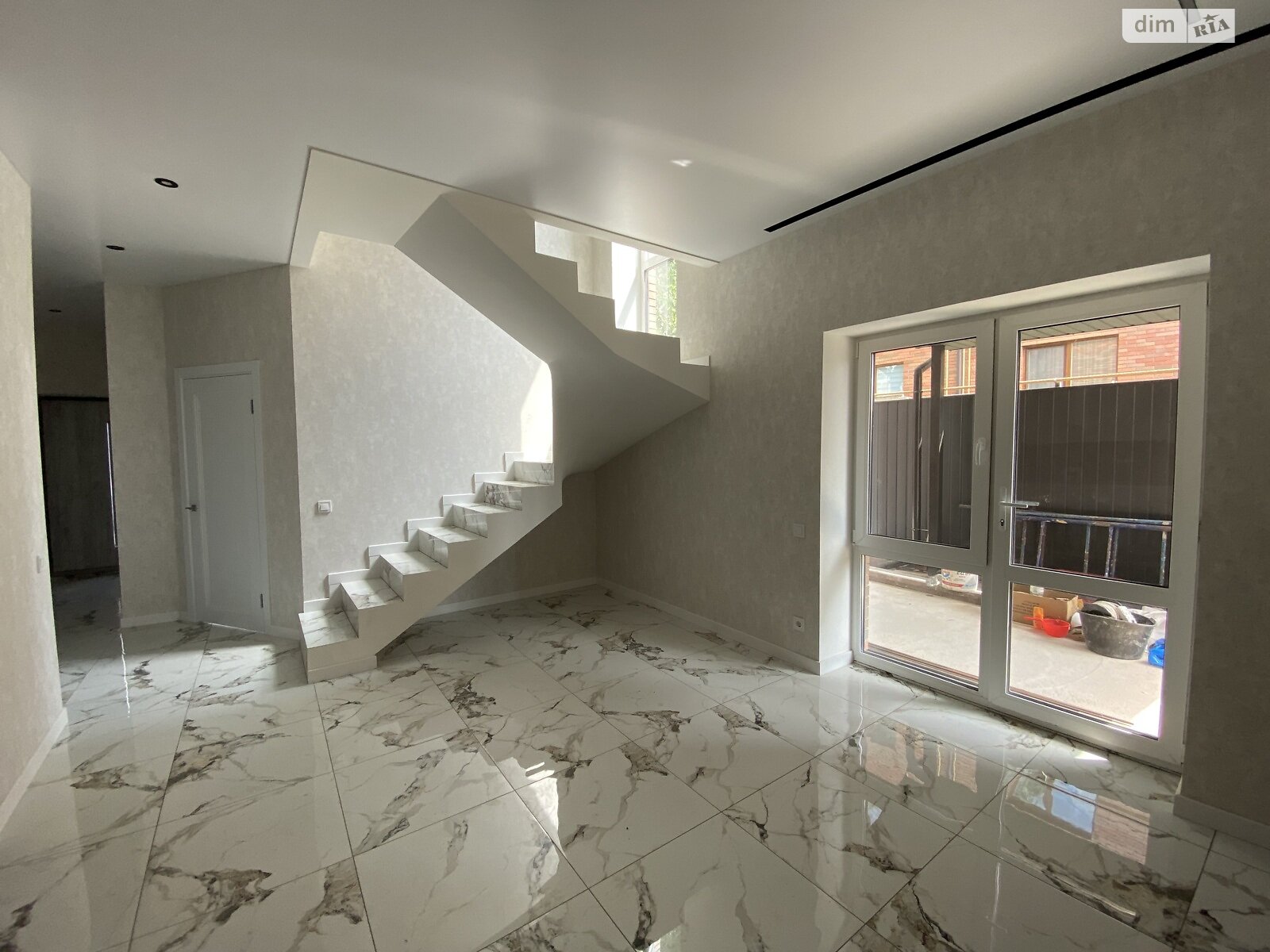 3 КІМ. ТАУНХАУС, ПЛОЩА - 95 м², ЦІНА - 115 000 $
, вул. Дубовецька