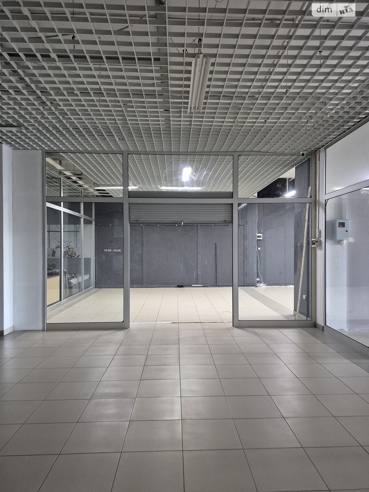ПЛОЩА - 130 м², ЦІНА - 12 000 $
, вул. Євгенія Пікуса