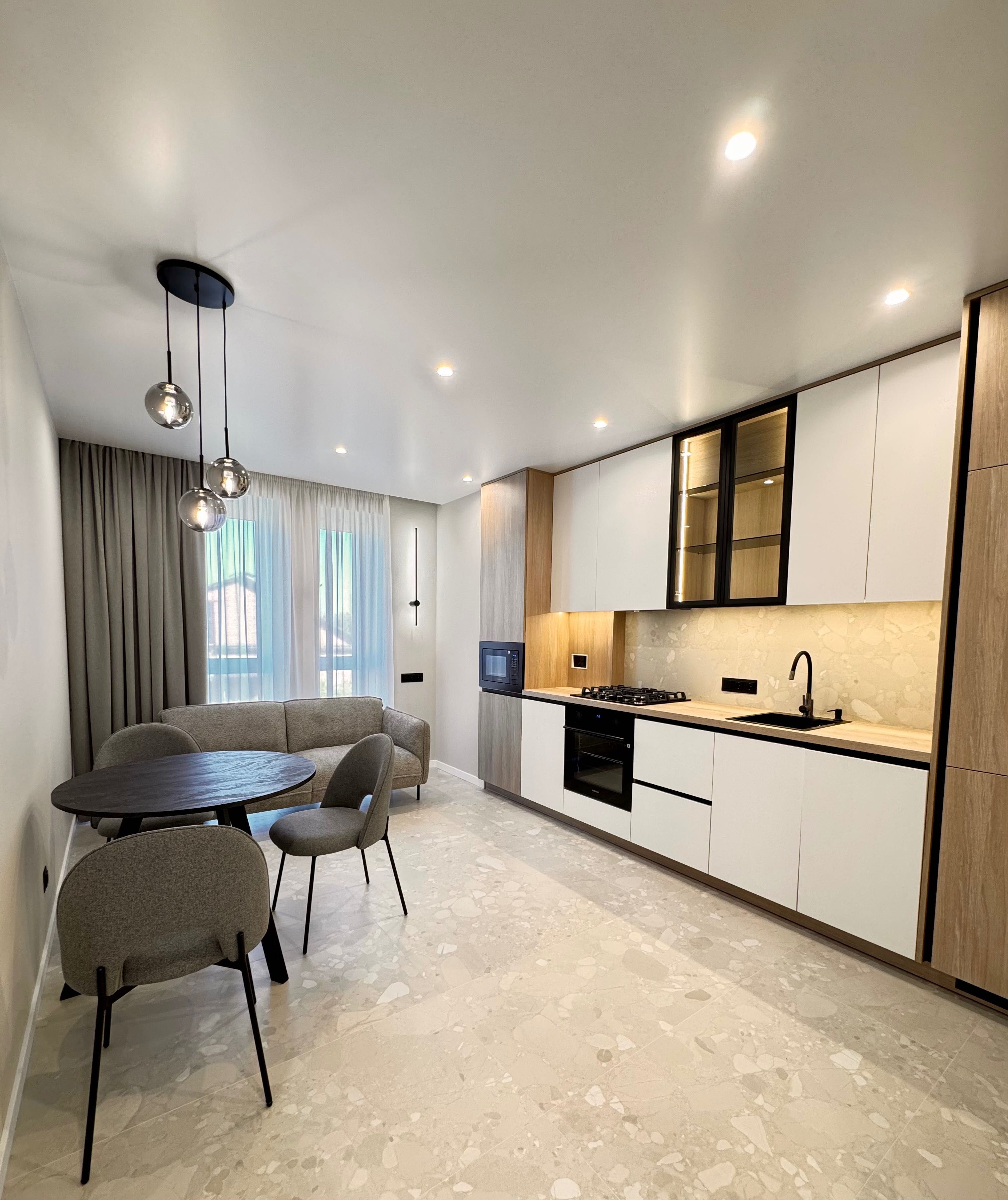 1 КІМ. КВАРТИРА, ПЛОЩА - 44 м², ЦІНА - 91 500 $
