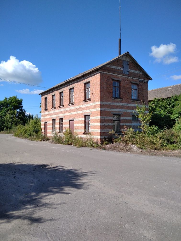 ПЛОЩА - 120 м², ЦІНА - 19 500 $
