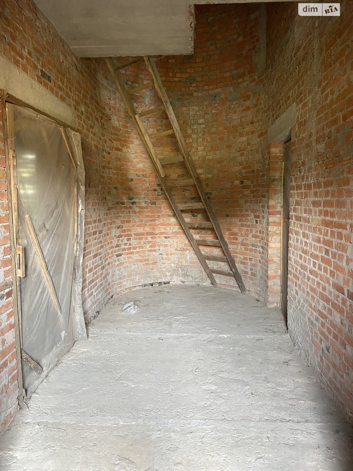 Обʼєкт нерухомості: 5 КІМ. БУДИНОК, ПЛОЩА - 178 м², ЦІНА - 150 000 $
 — HUBTRUST, Вінниця