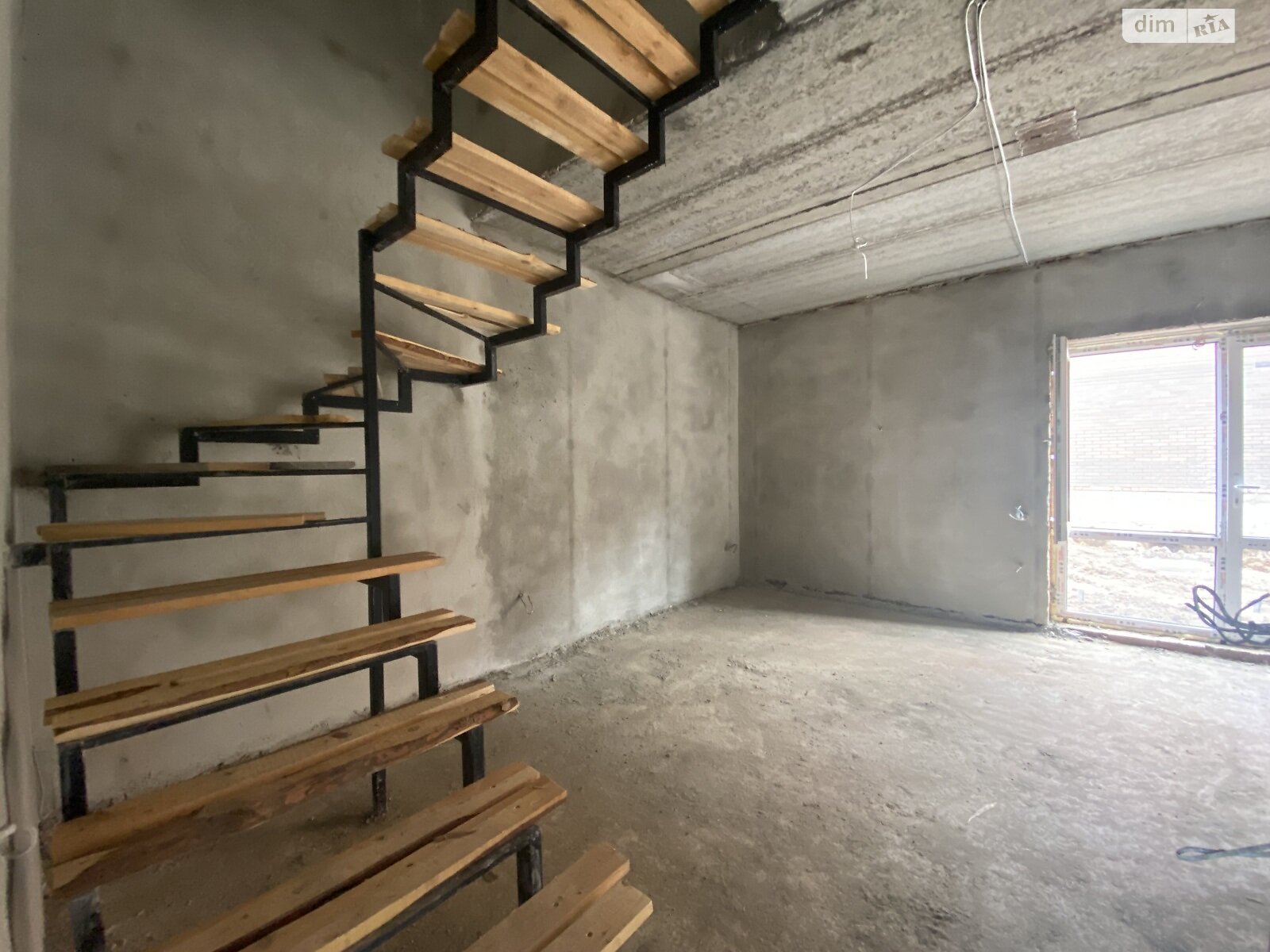 Обʼєкт нерухомості: 3 КІМ. ТАУНХАУС, ПЛОЩА - 90 м², ЦІНА - 59 000 $
, пров. Світлий — HUBTRUST, Вінниця