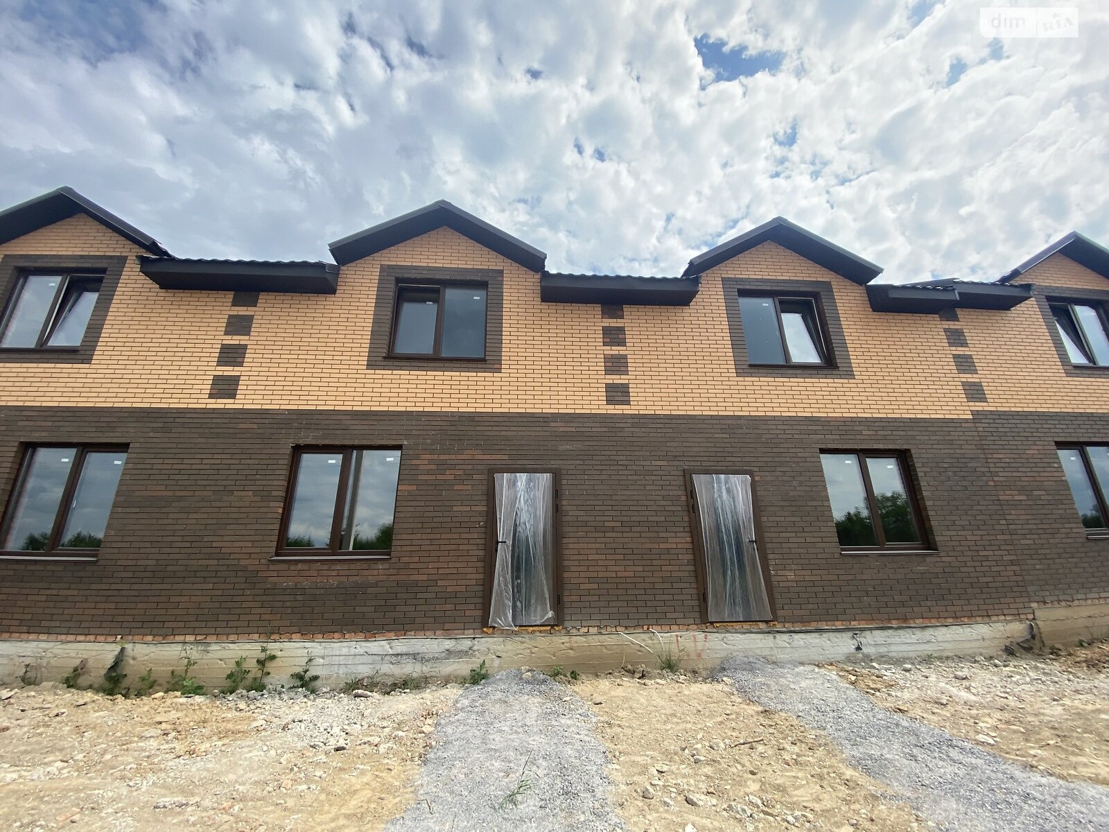 Обʼєкт нерухомості: 3 КІМ. ТАУНХАУС, ПЛОЩА - 90 м², ЦІНА - 59 000 $
, пров. Світлий — HUBTRUST, Вінниця