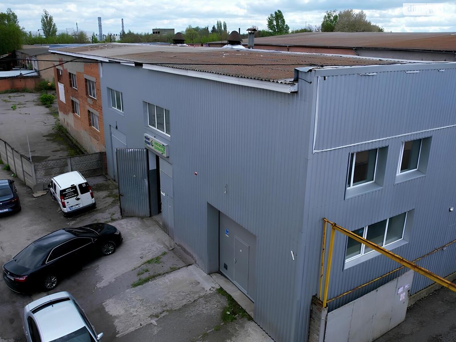 ПЛОЩА - 556 м², ЦІНА - 680 000 $
, вул. Гетьмана Мазепи(Чехова)