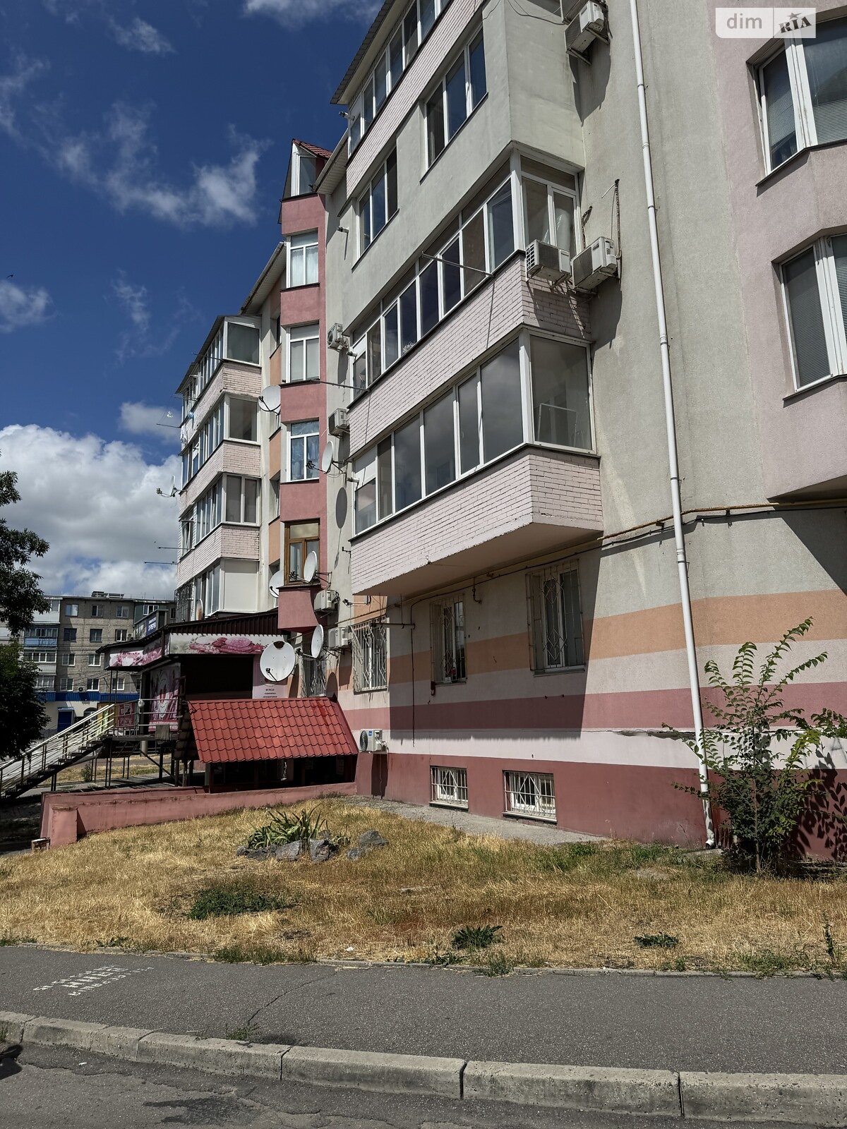 ПЛОЩА - 500 м², ЦІНА - 187 000 $
, вул. Левка Лук’яненка(Ватутіна)