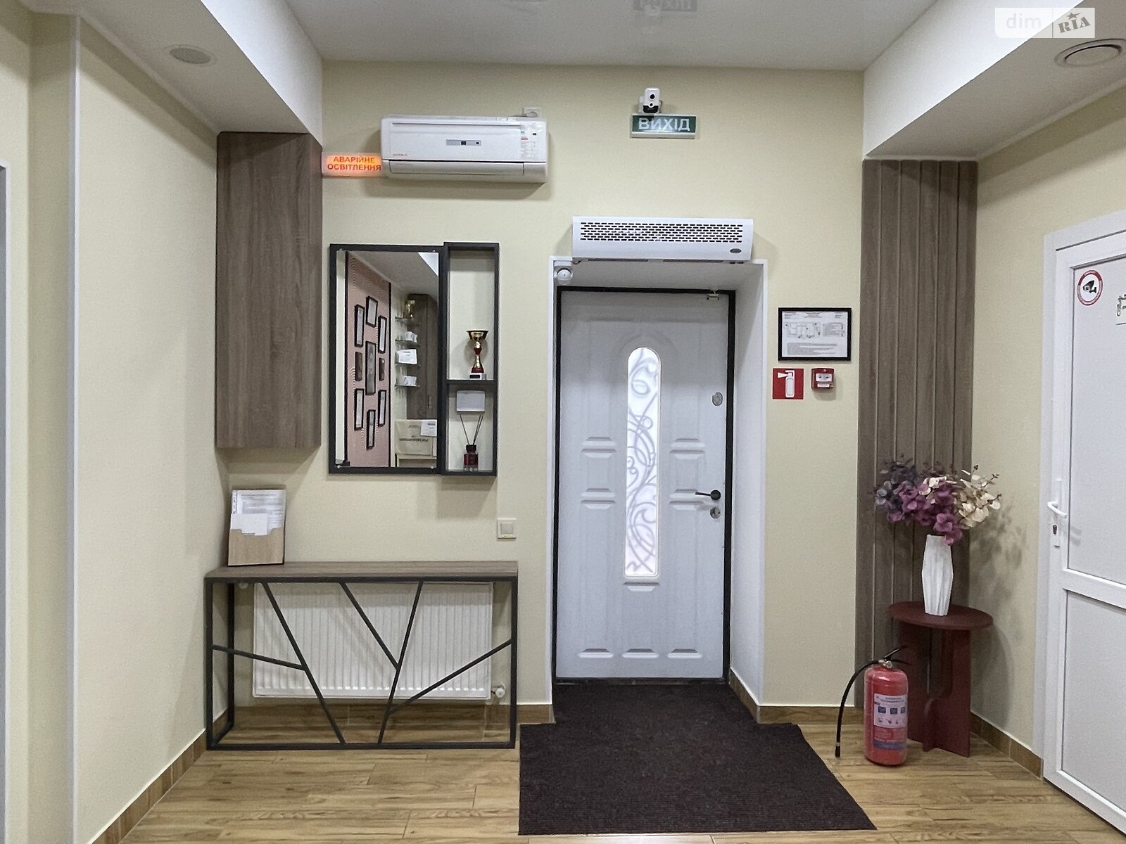 Обʼєкт нерухомості: ПЛОЩА - 250.1 м², ЦІНА - 100 000 $
, вул. Олександра Соловйова — HUBTRUST, Вінниця