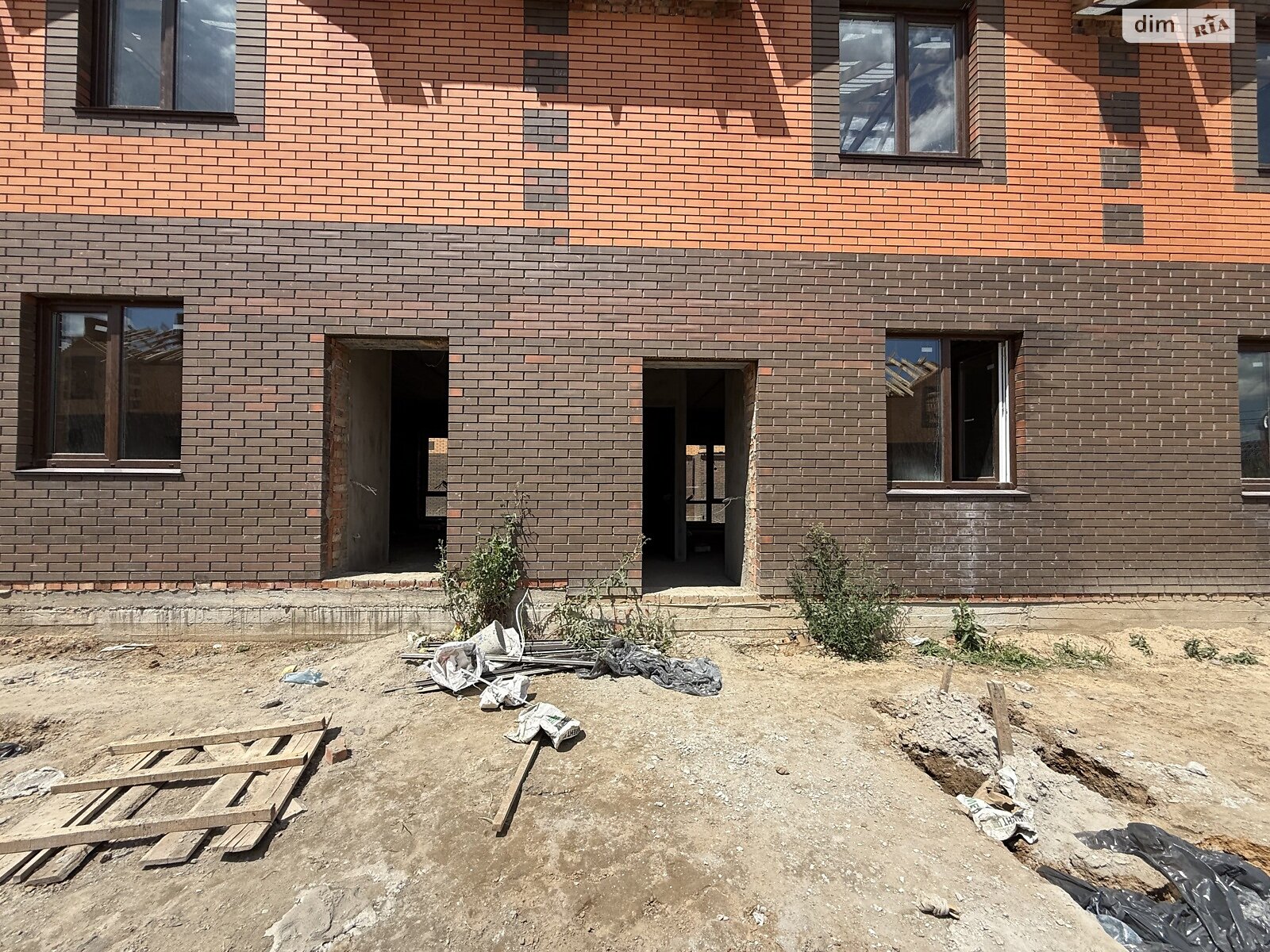 Обʼєкт нерухомості: 2 КІМ. ТАУНХАУС, ПЛОЩА - 75 м², ЦІНА - 54 000 $
, пров. Світлий — HUBTRUST, Вінниця