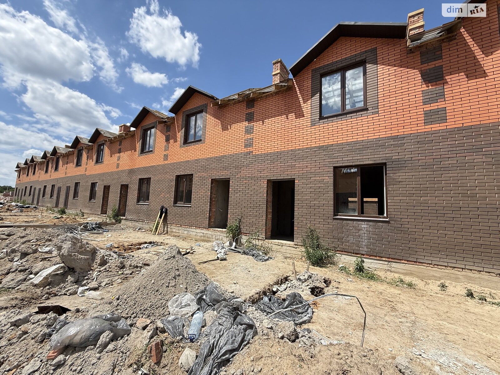 Обʼєкт нерухомості: 2 КІМ. ТАУНХАУС, ПЛОЩА - 75 м², ЦІНА - 54 000 $
, пров. Світлий — HUBTRUST, Вінниця