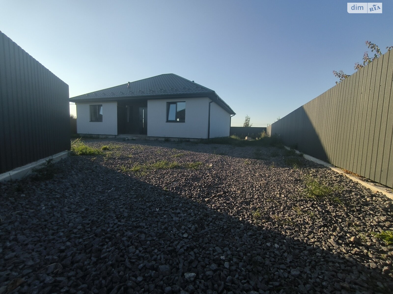 3 КІМ. БУДИНОК, ПЛОЩА - 95 м², ЦІНА - 75 000 $
, вул. Мирна