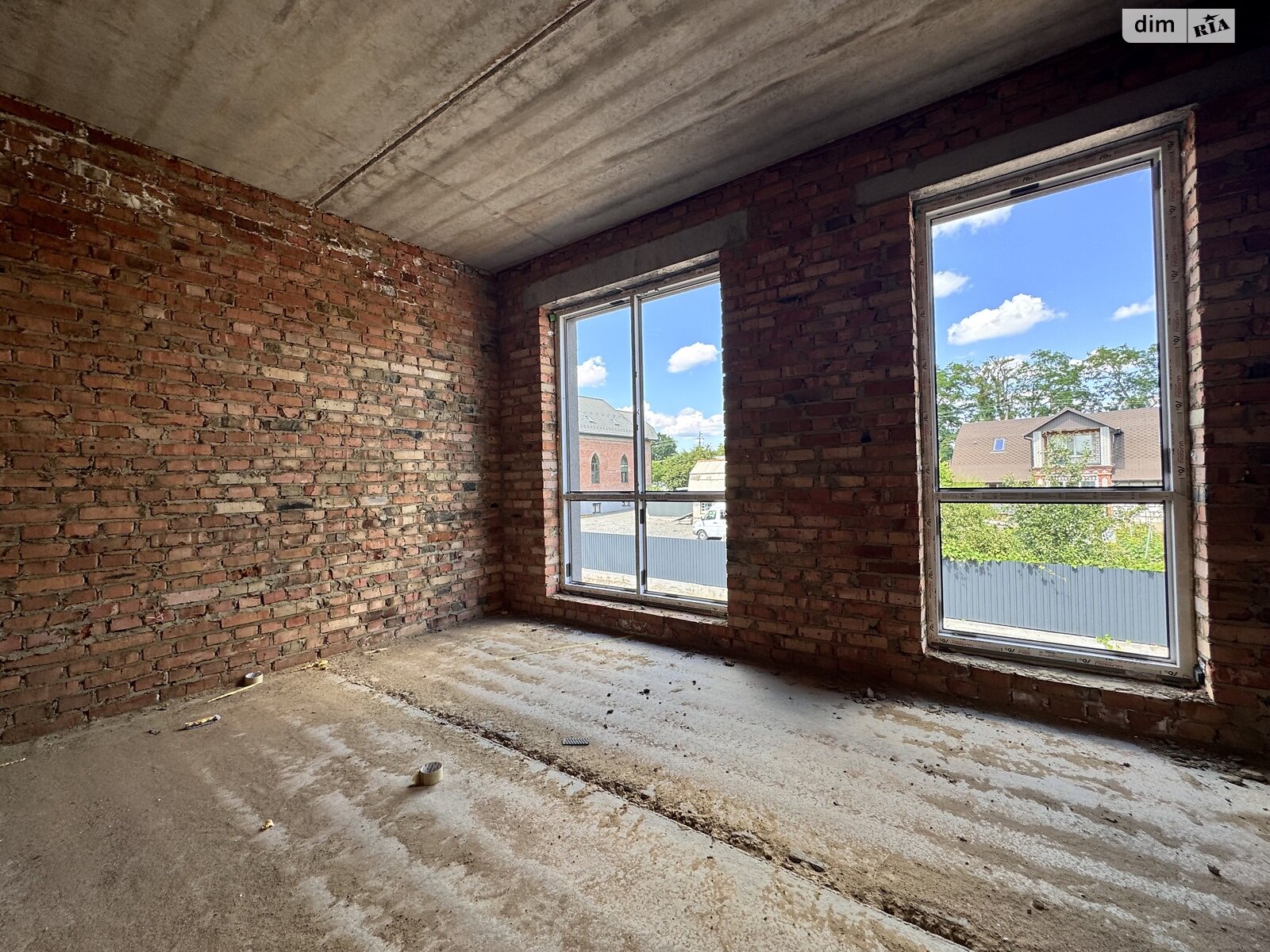 3 КІМ. ТАУНХАУС, ПЛОЩА - 115 м², ЦІНА - 68 000 $
, вул. Мирна