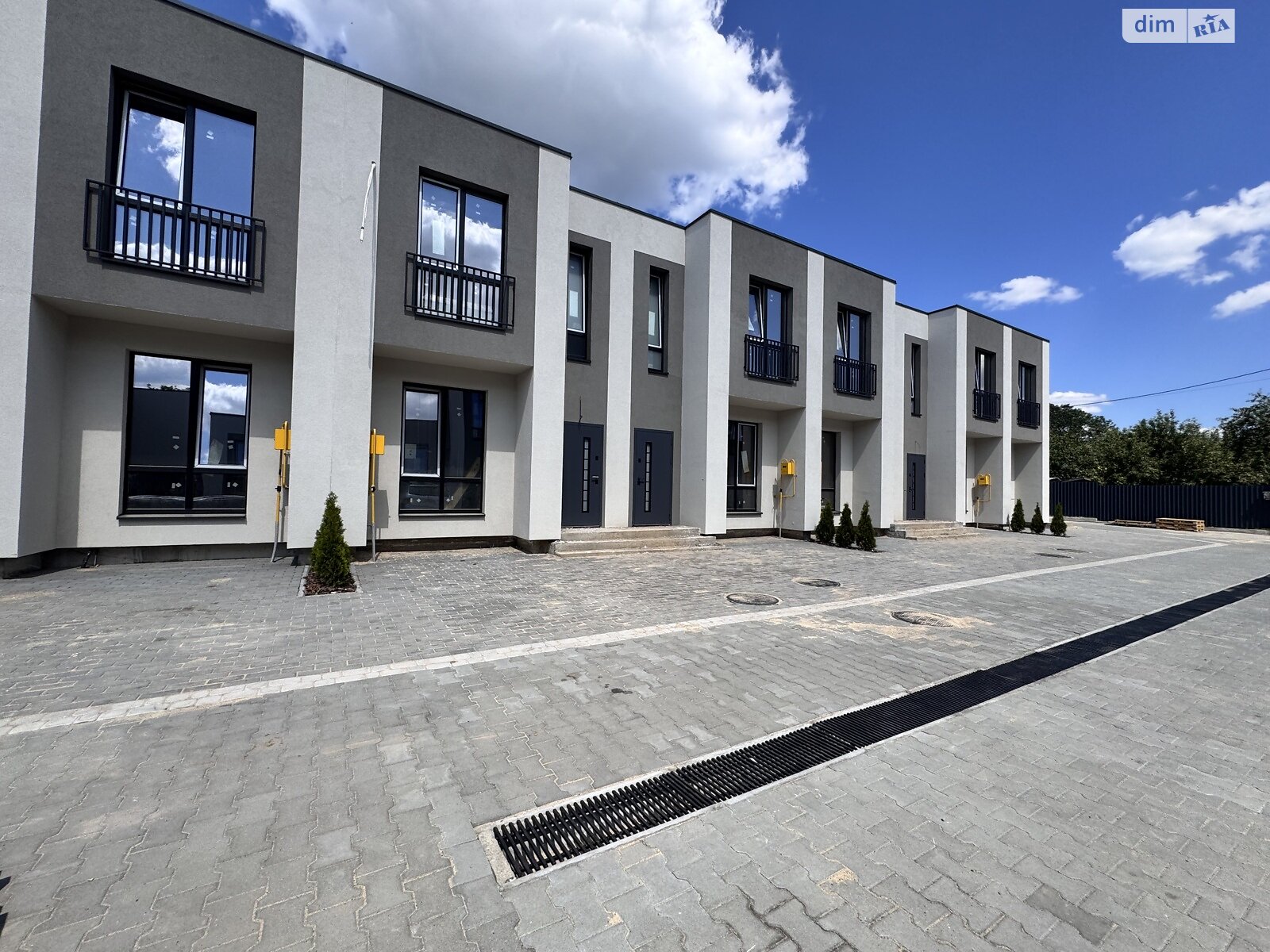 Обʼєкт нерухомості: 3 КІМ. ТАУНХАУС, ПЛОЩА - 115 м², ЦІНА - 68 000 $
, вул. Мирна — HUBTRUST, Вінниця