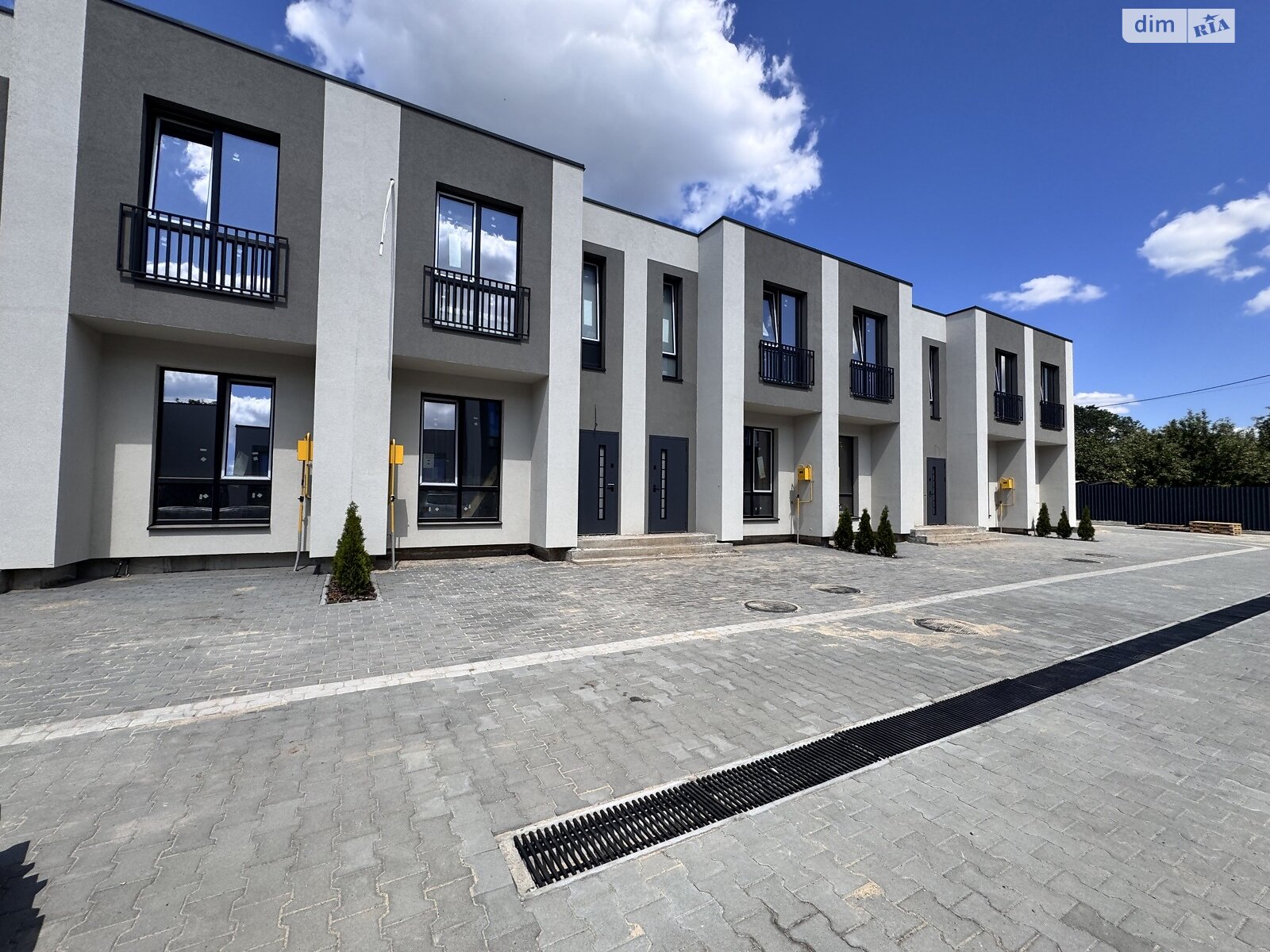 Обʼєкт нерухомості: 3 КІМ. ТАУНХАУС, ПЛОЩА - 115 м², ЦІНА - 68 000 $
, вул. Мирна — HUBTRUST, Вінниця