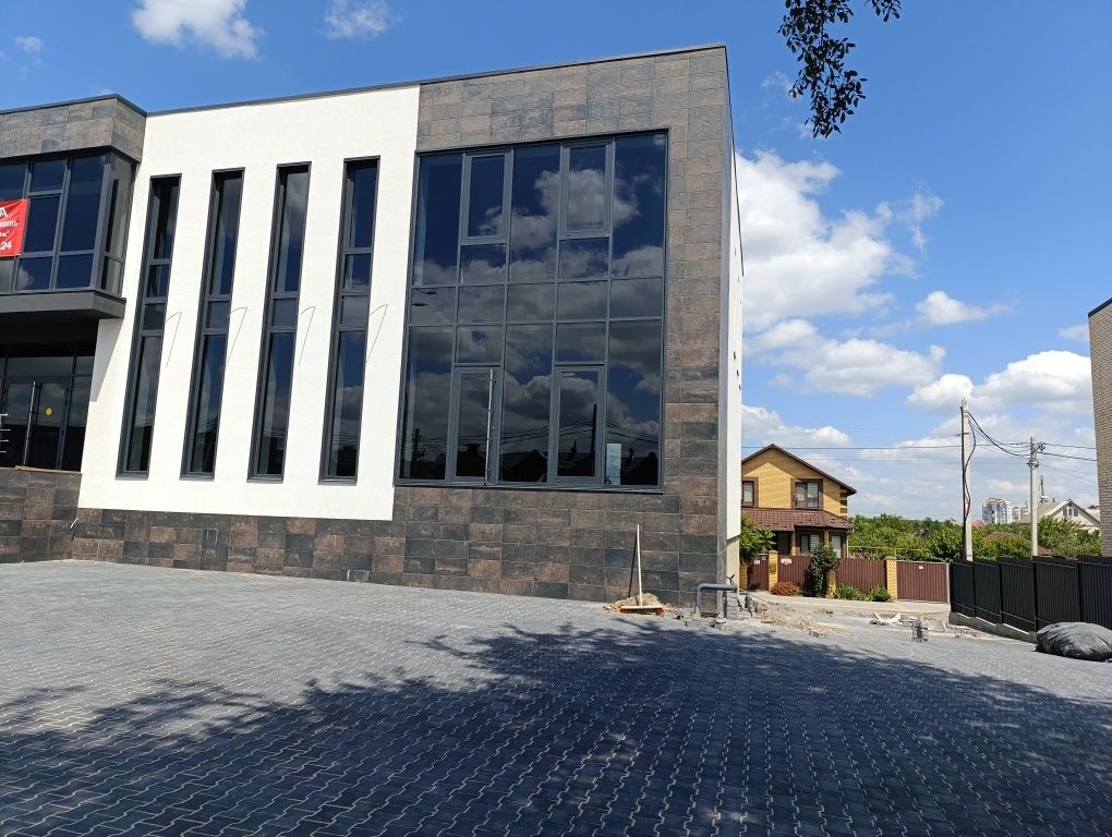 ПЛОЩА - 700 м², ЦІНА - 5 $
