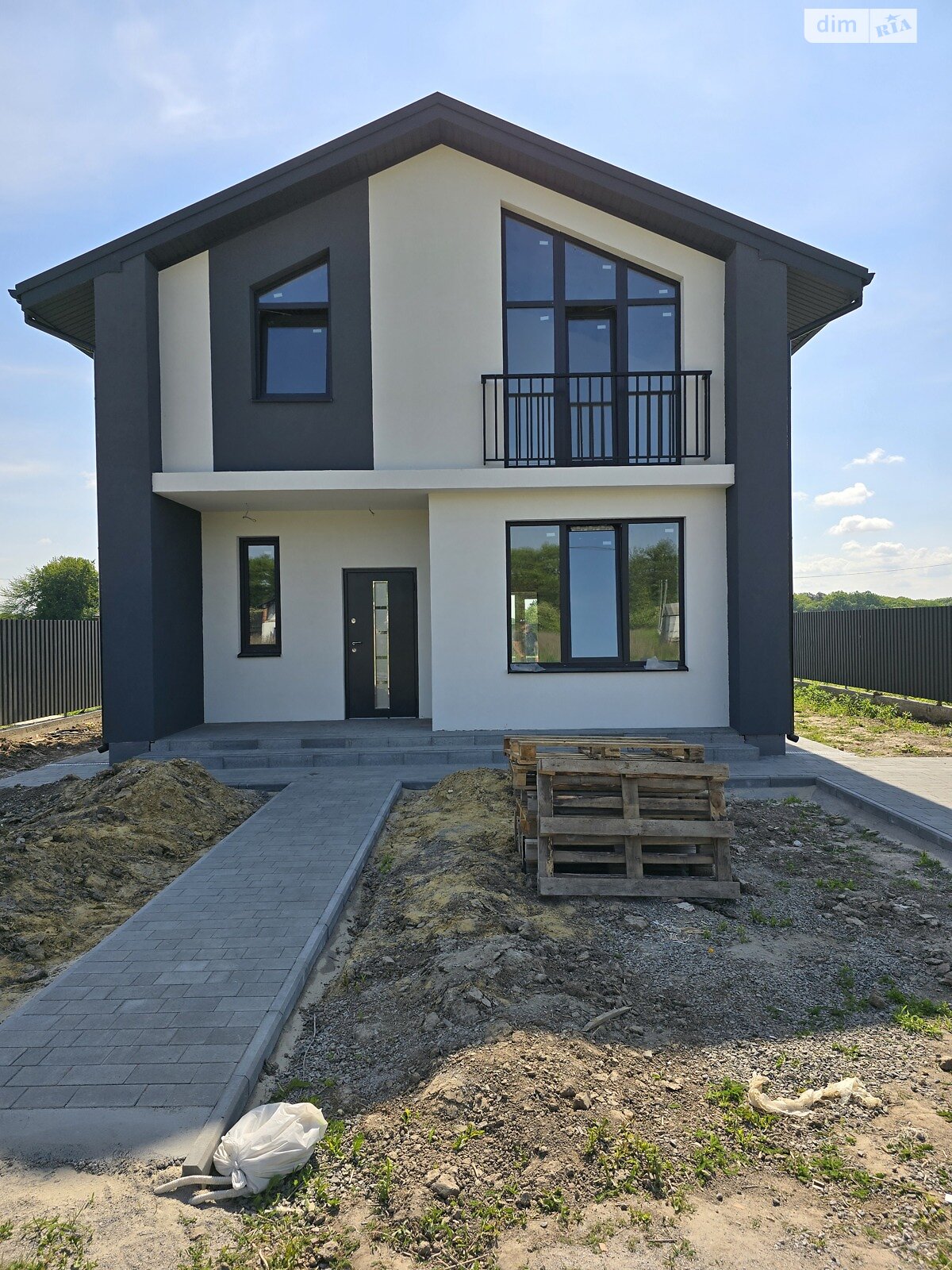 Обʼєкт нерухомості: 4 КІМ. БУДИНОК, ПЛОЩА - 125 м², ЦІНА - 92 000 $
, пл. Царина(8-го Березня) — HUBTRUST, Вінниця
