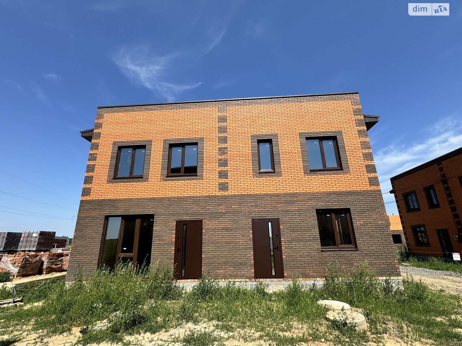 2 КІМ. ТАУНХАУС, ПЛОЩА - 72 м², ЦІНА - 49 000 $
