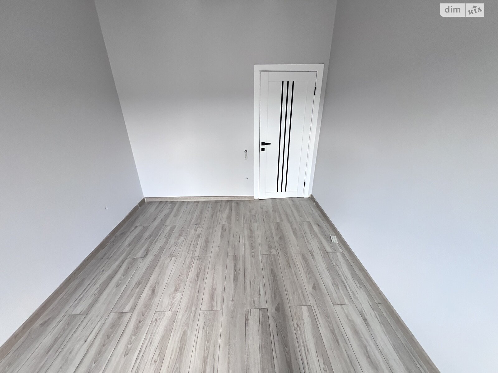 Обʼєкт нерухомості: 2 КІМ. ТАУНХАУС, ПЛОЩА - 80 м², ЦІНА - 60 000 $
, вул. Набережна вулиця — HUBTRUST, Вінниця