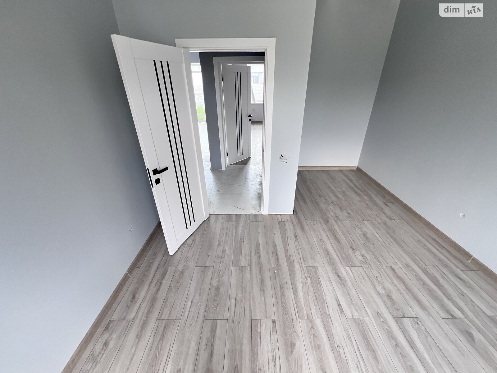 Обʼєкт нерухомості: 2 КІМ. ТАУНХАУС, ПЛОЩА - 80 м², ЦІНА - 60 000 $
, вул. Набережна вулиця — HUBTRUST, Вінниця
